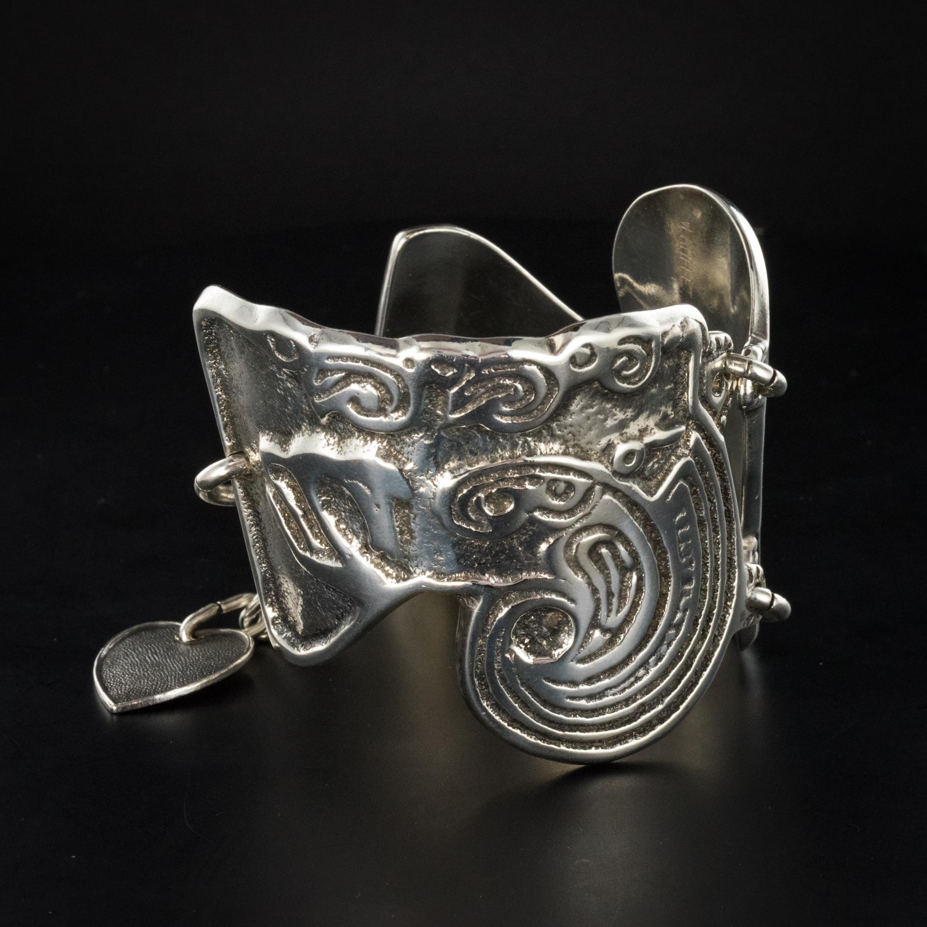 1970s Buffet Signed Engraved Silver Plated Cuff Bracelet 4