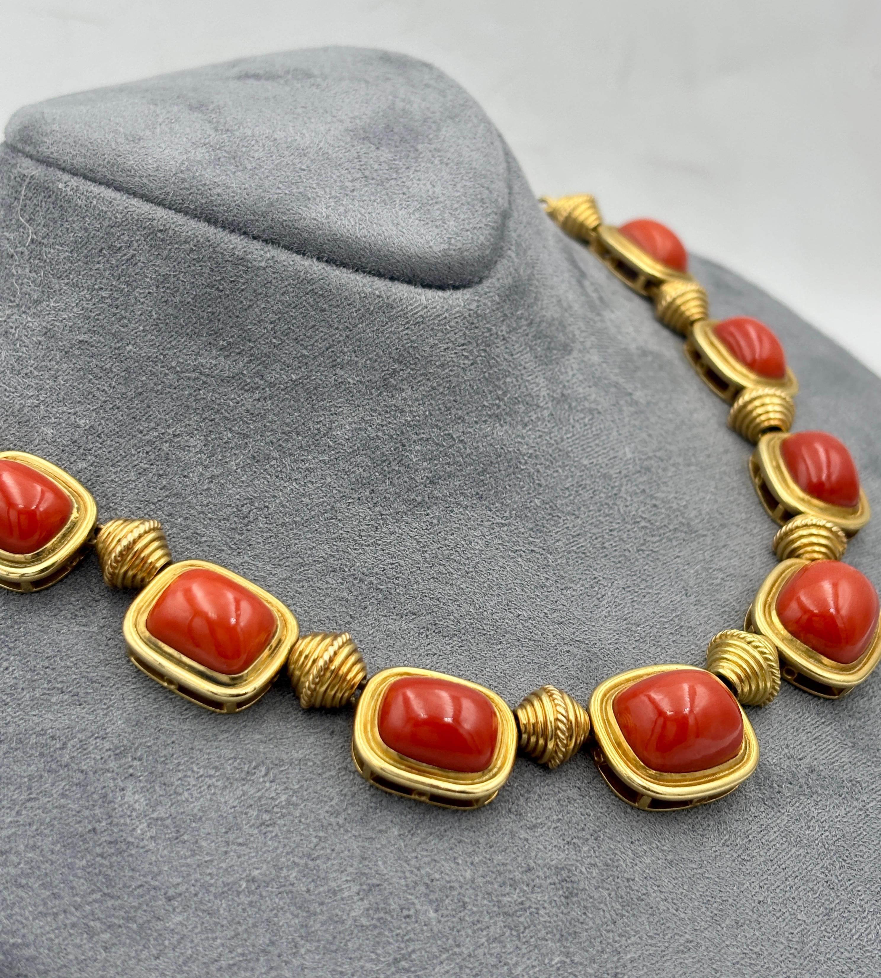 Collana Bulgari anni '70 in oro 18k e corallo in vendita 4