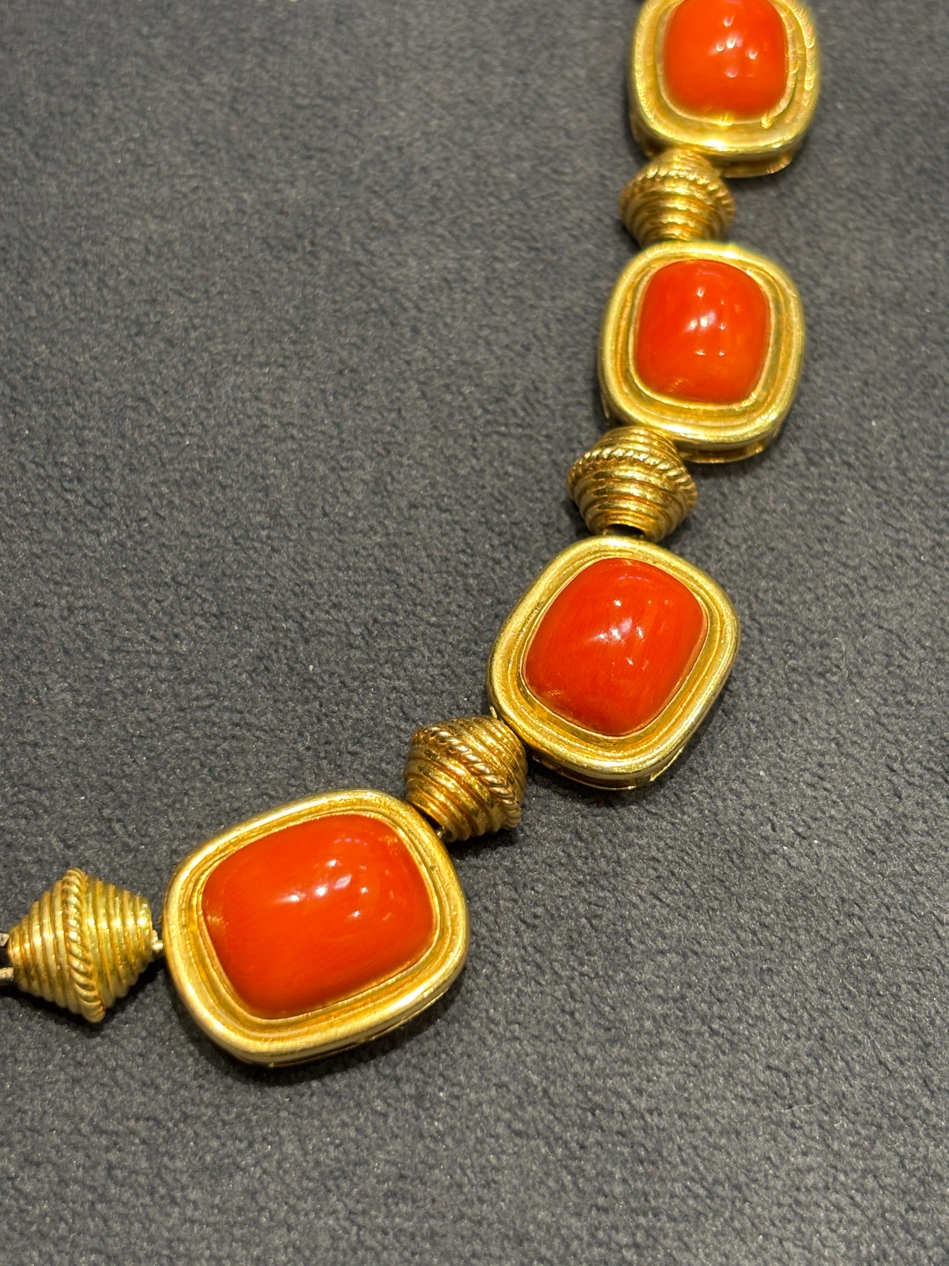 Contemporaneo Collana Bulgari anni '70 in oro 18k e corallo in vendita