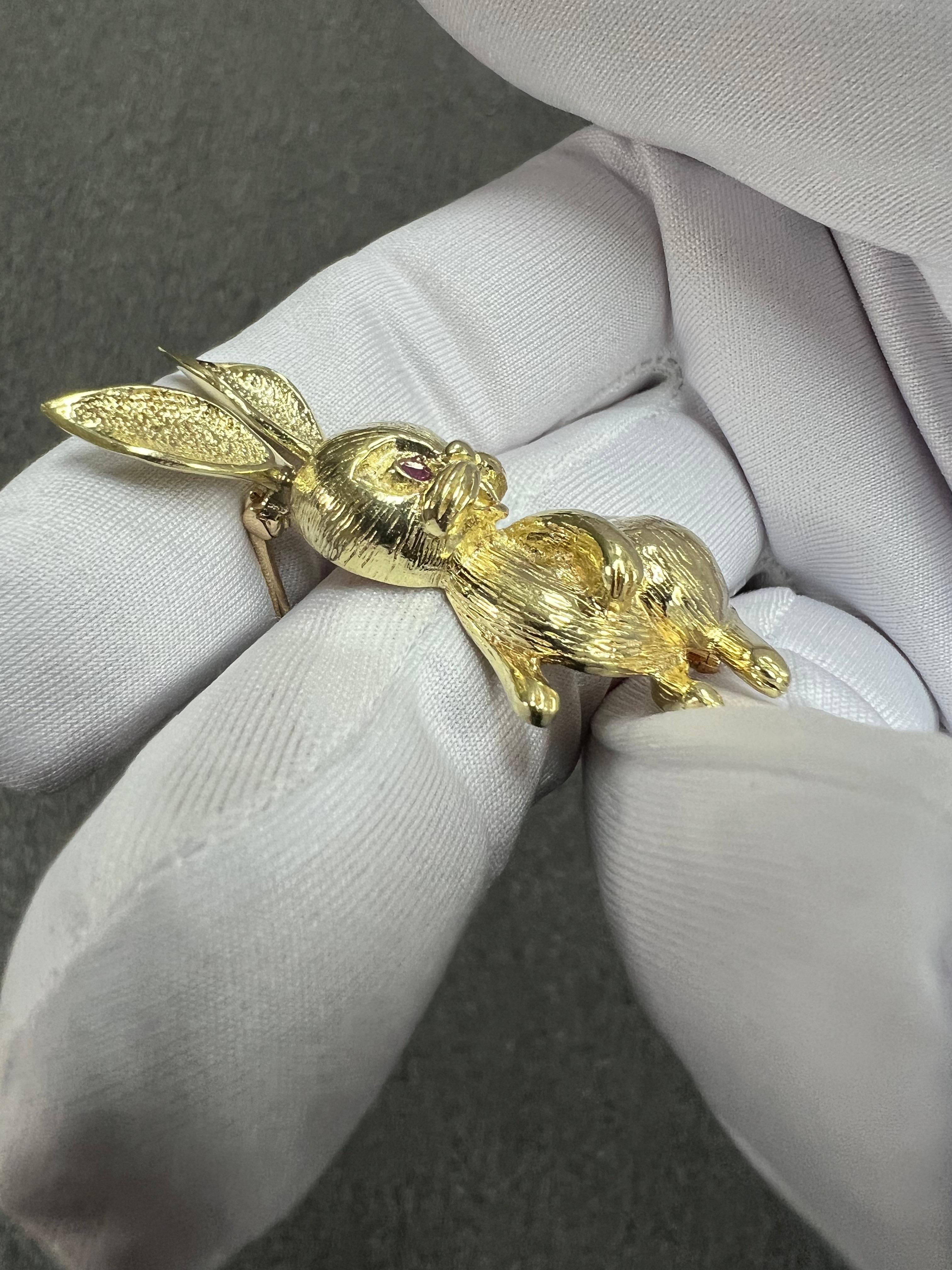 1970s Bunny Rabbit Yellow Gold Brooch For Sale 1