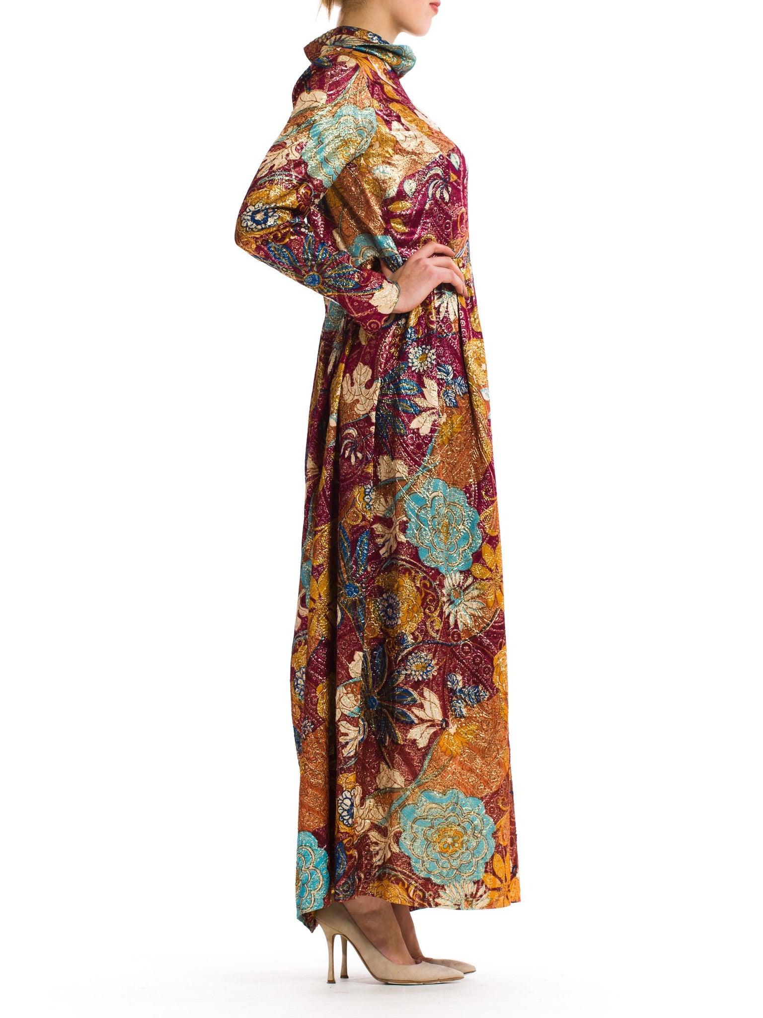 Robe de soirée bordeaux et dorée des années 1970 en acétate/Lurex matelassé et lamé Pour femmes en vente