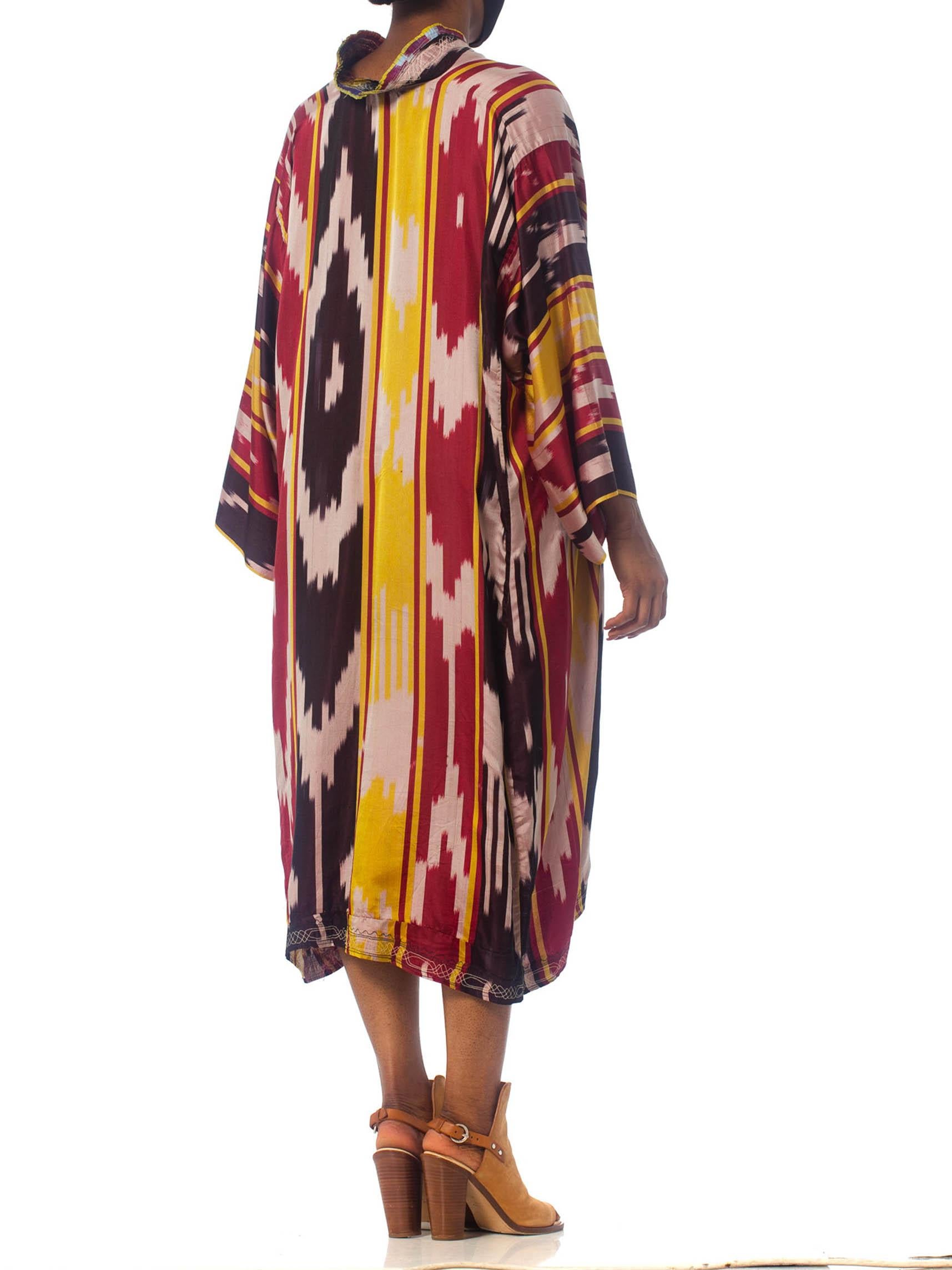 1970S Burgundy & Gold Silk Ikat Long Sleeve Unisex Kaftan With Pleated And Embr For Sale 3