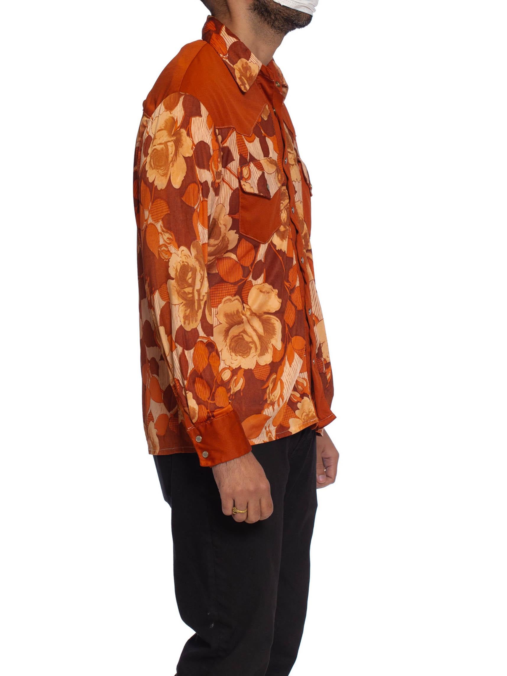 1970S Burnt Orange Poly/Viscose Jersey Mens Slinky Floral Western Shirt In Excellent Condition In New York, NY