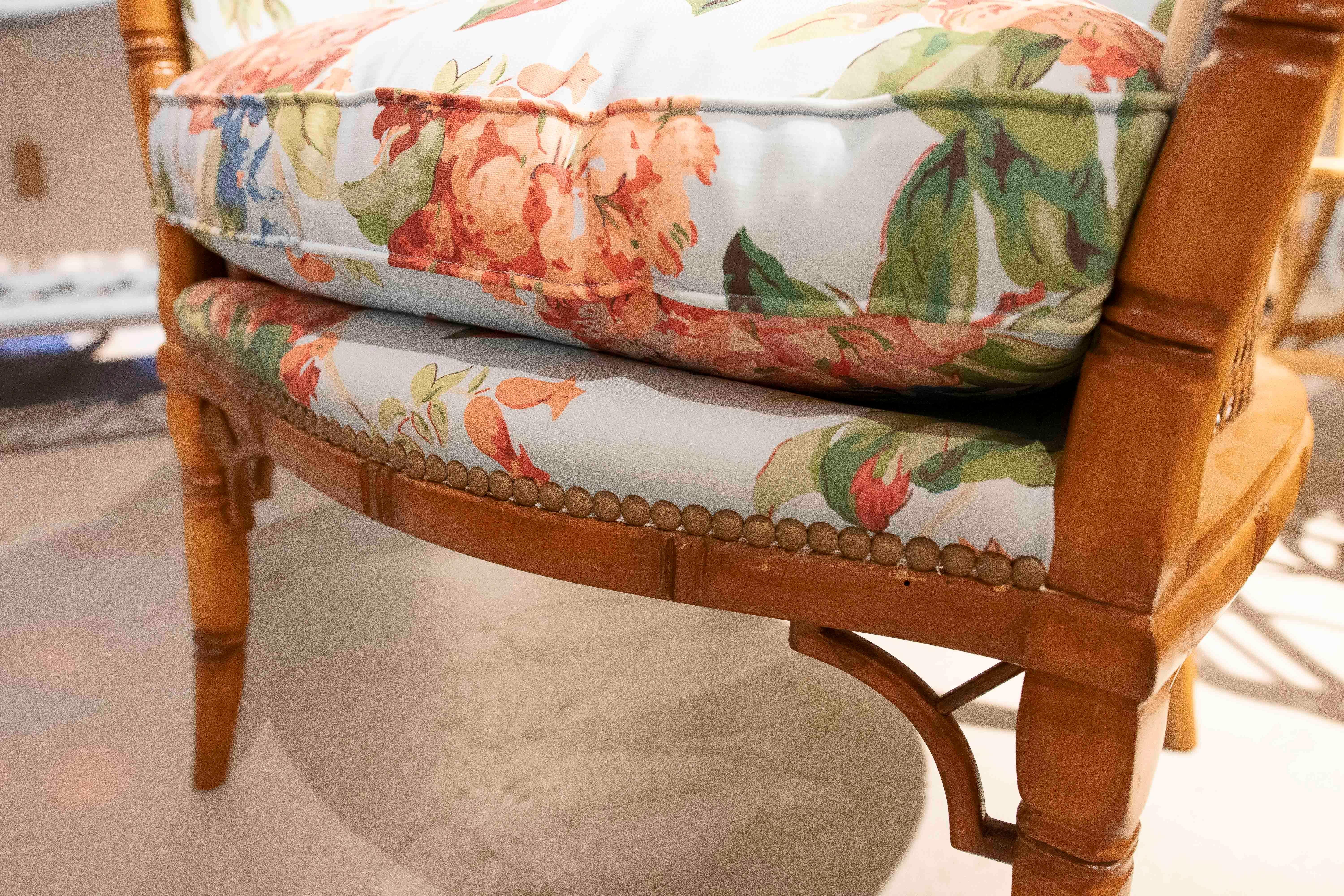 1970s Pair of Upholstered Armchairs with Floral Decoration For Sale 6