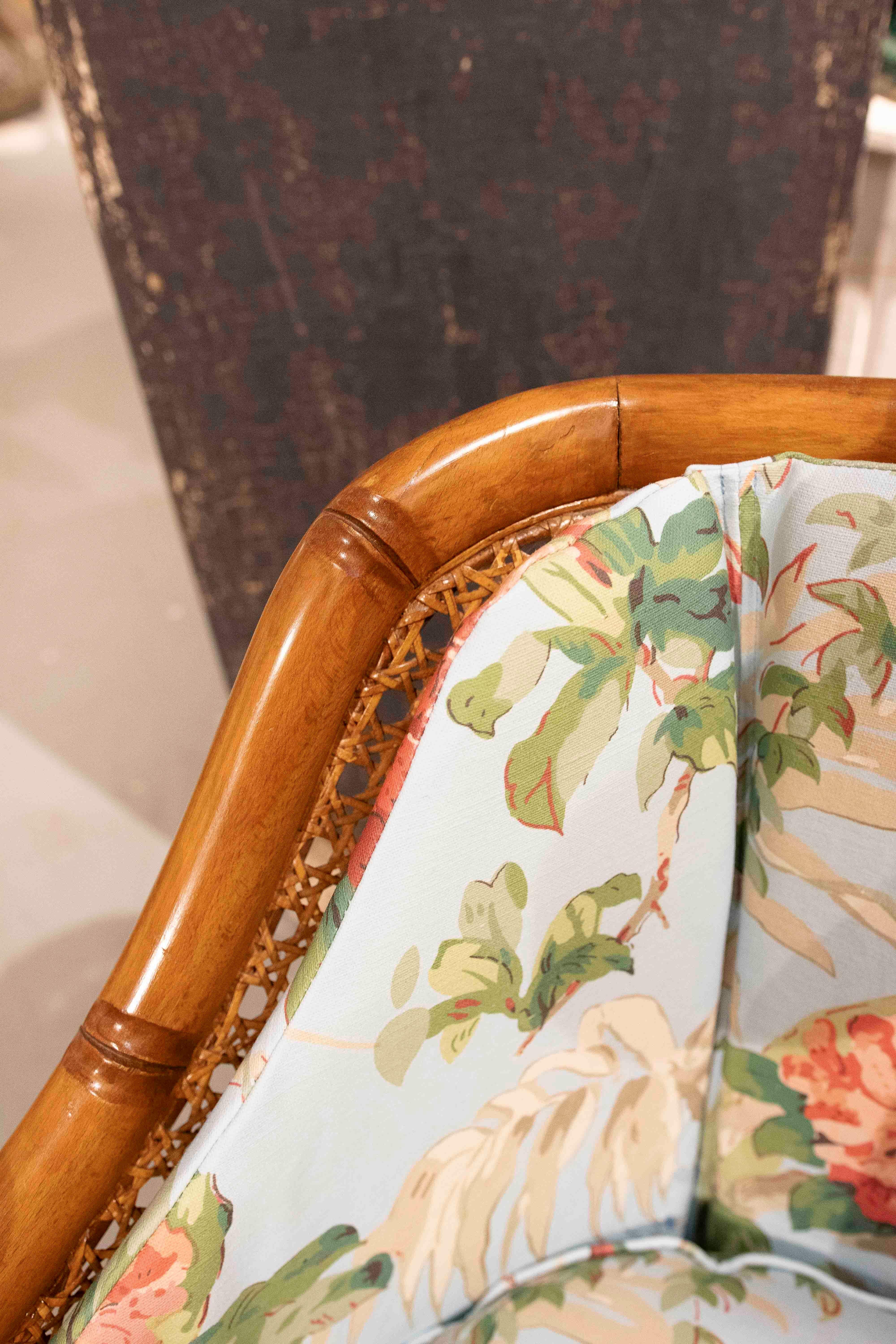 1970s Pair of Upholstered Armchairs with Floral Decoration For Sale 11