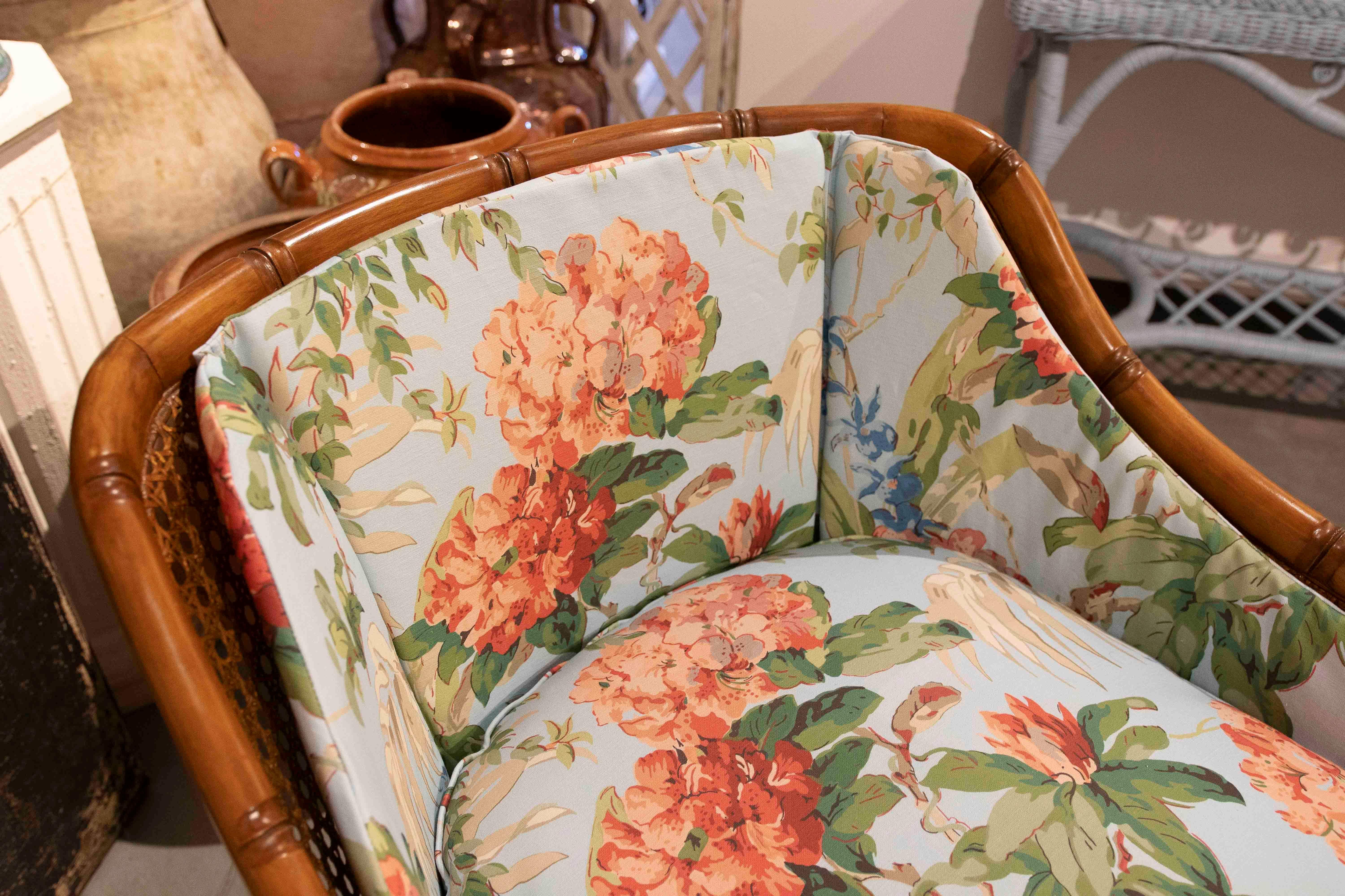1970s Pair of Upholstered Armchairs with Floral Decoration For Sale 14