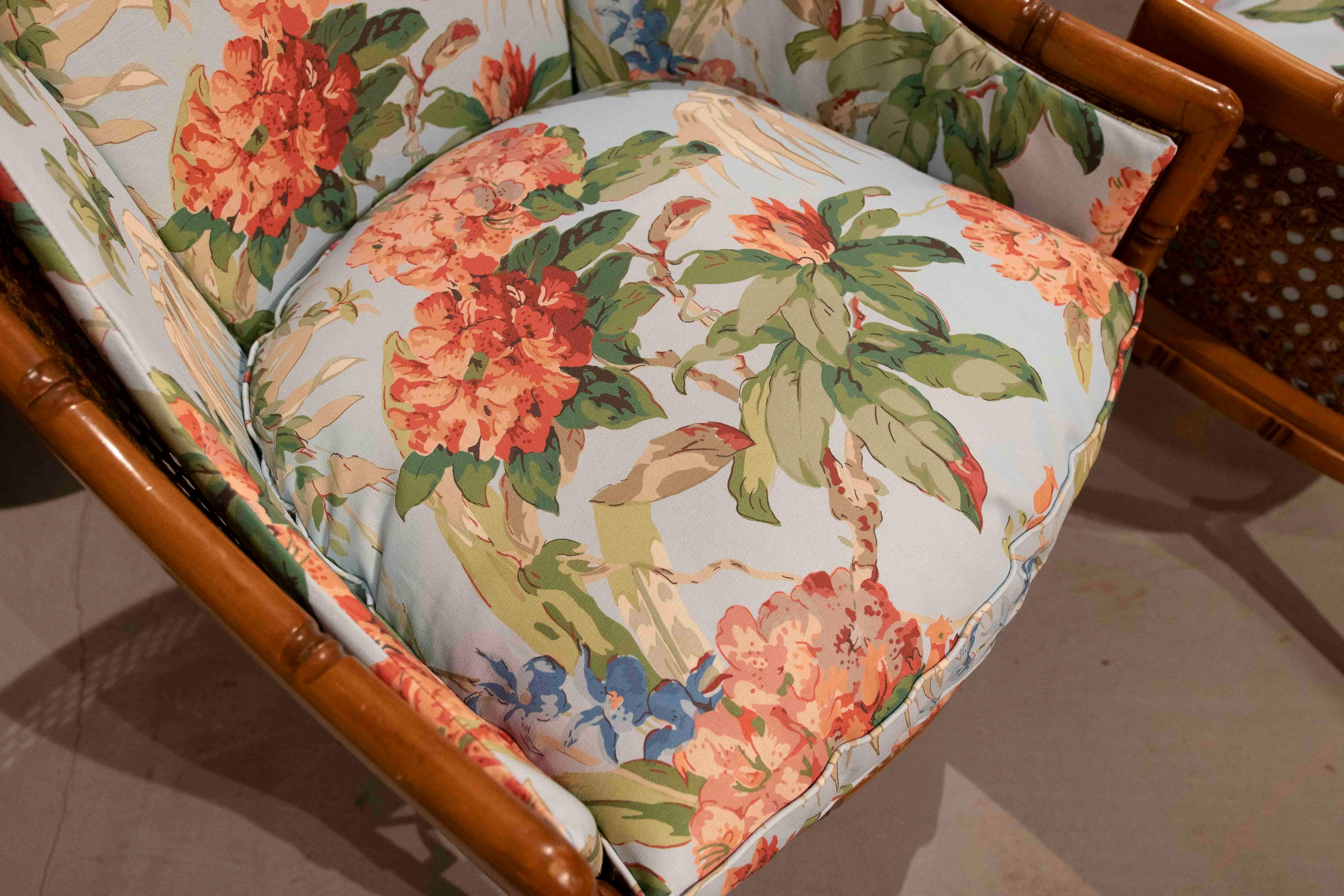 1970s Pair of Upholstered Armchairs with Floral Decoration For Sale 2