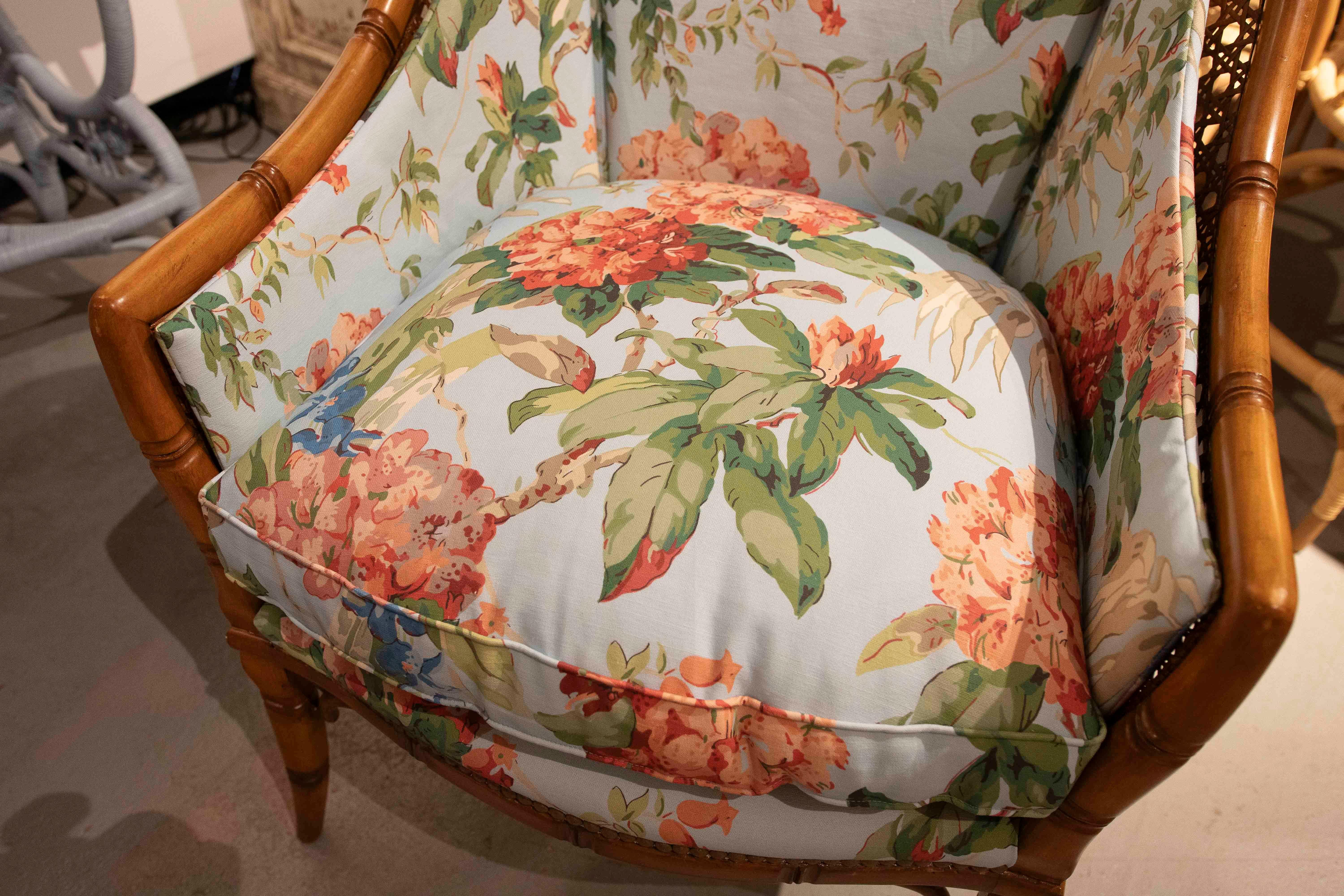 1970s Pair of Upholstered Armchairs with Floral Decoration For Sale 4