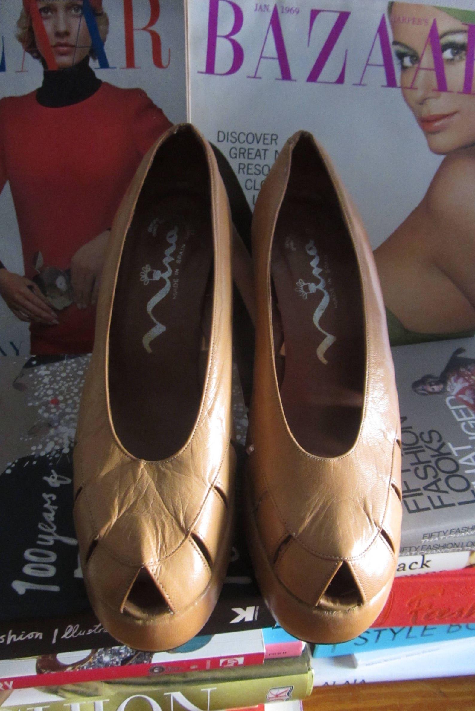 Camel Beige Leather Platform Heels, Circa 1970s 2