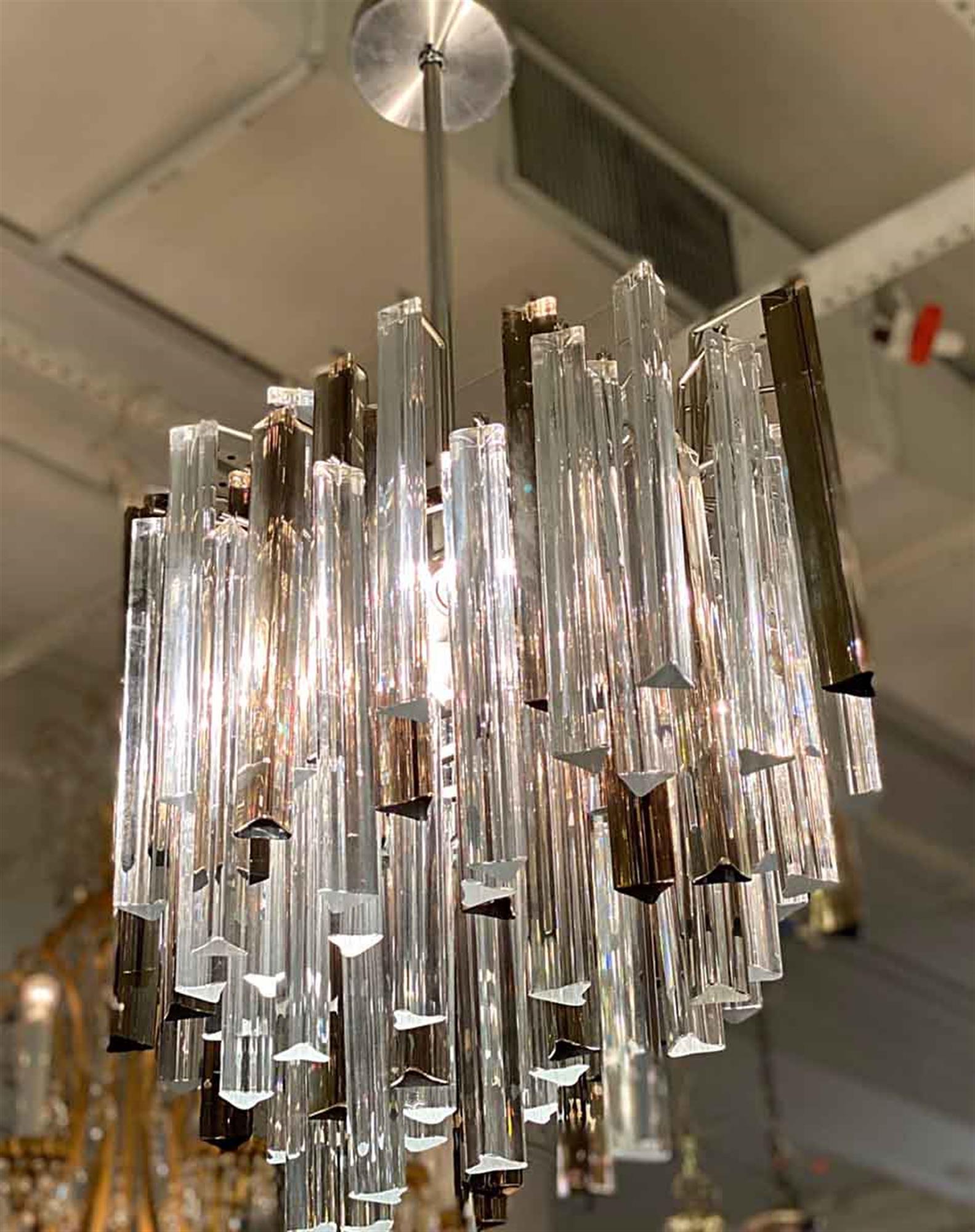 1970s Camer Glass Venini Midcentury Chandelier in Two-Tone Prisms In Good Condition In New York, NY