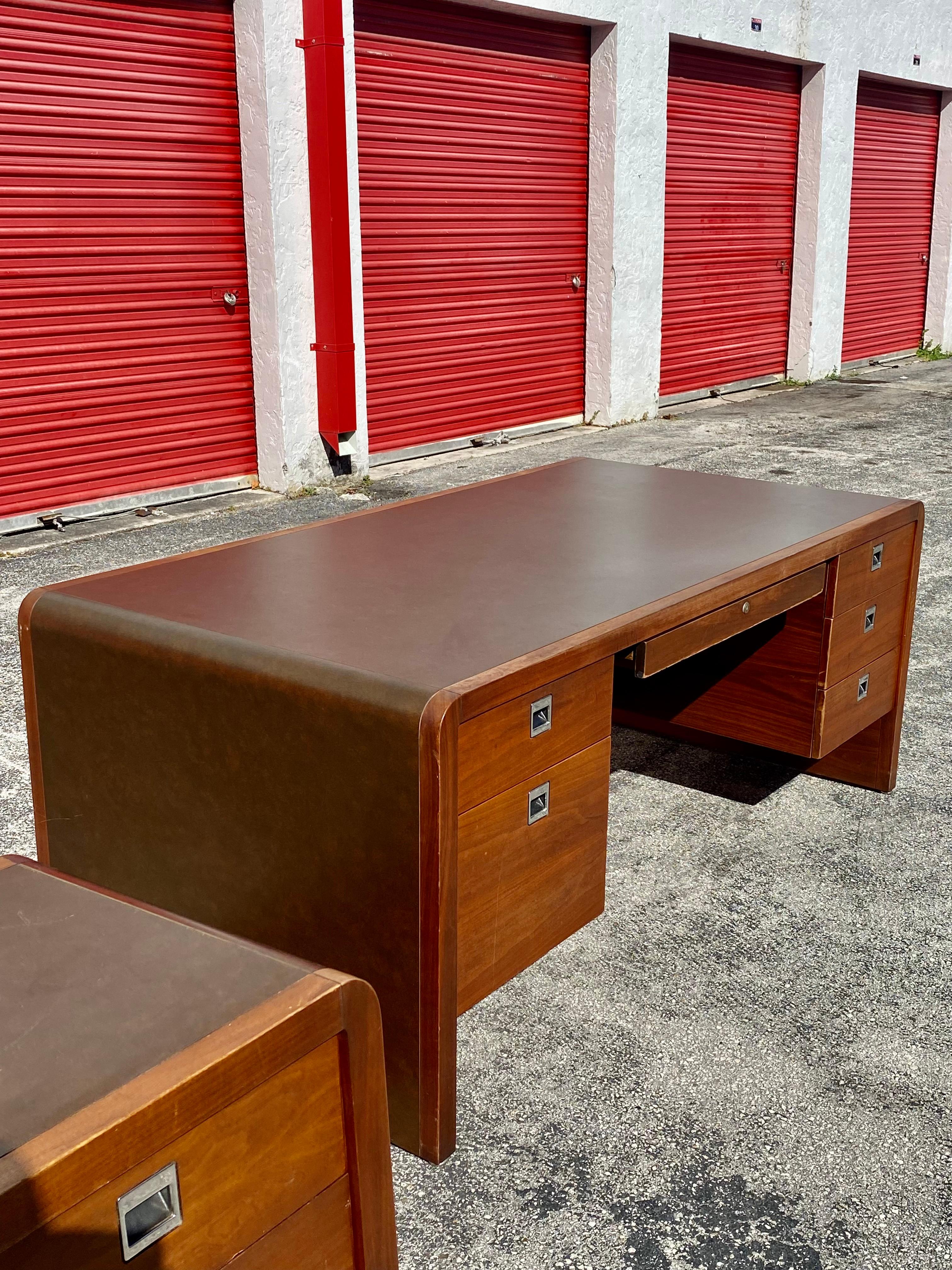 1970s Walnut Executive Campaign Waterfall Desk And Cabinet, Set of 2 For Sale 4