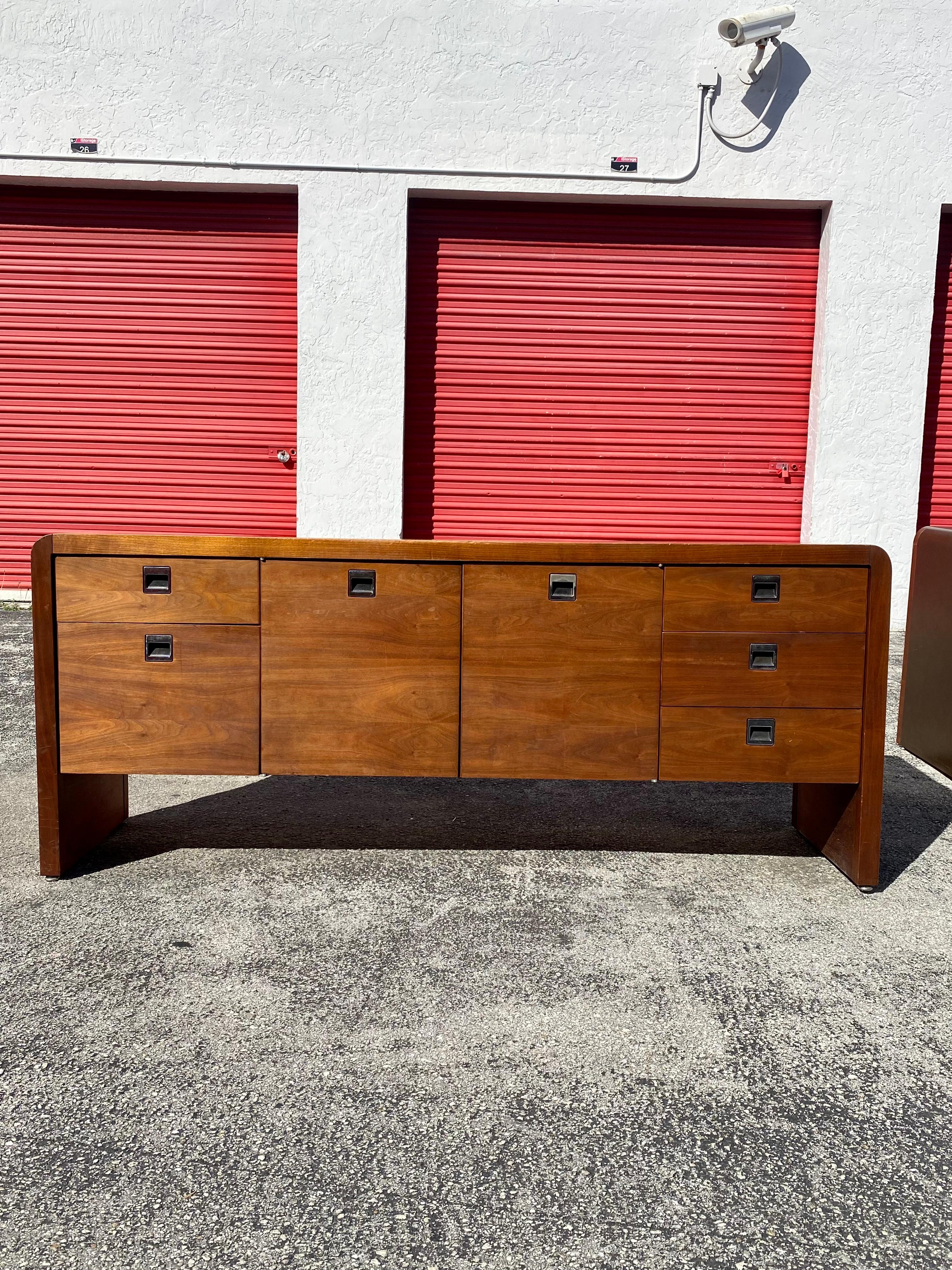 1970s Walnut Executive Campaign Waterfall Desk And Cabinet, Set of 2 For Sale 9
