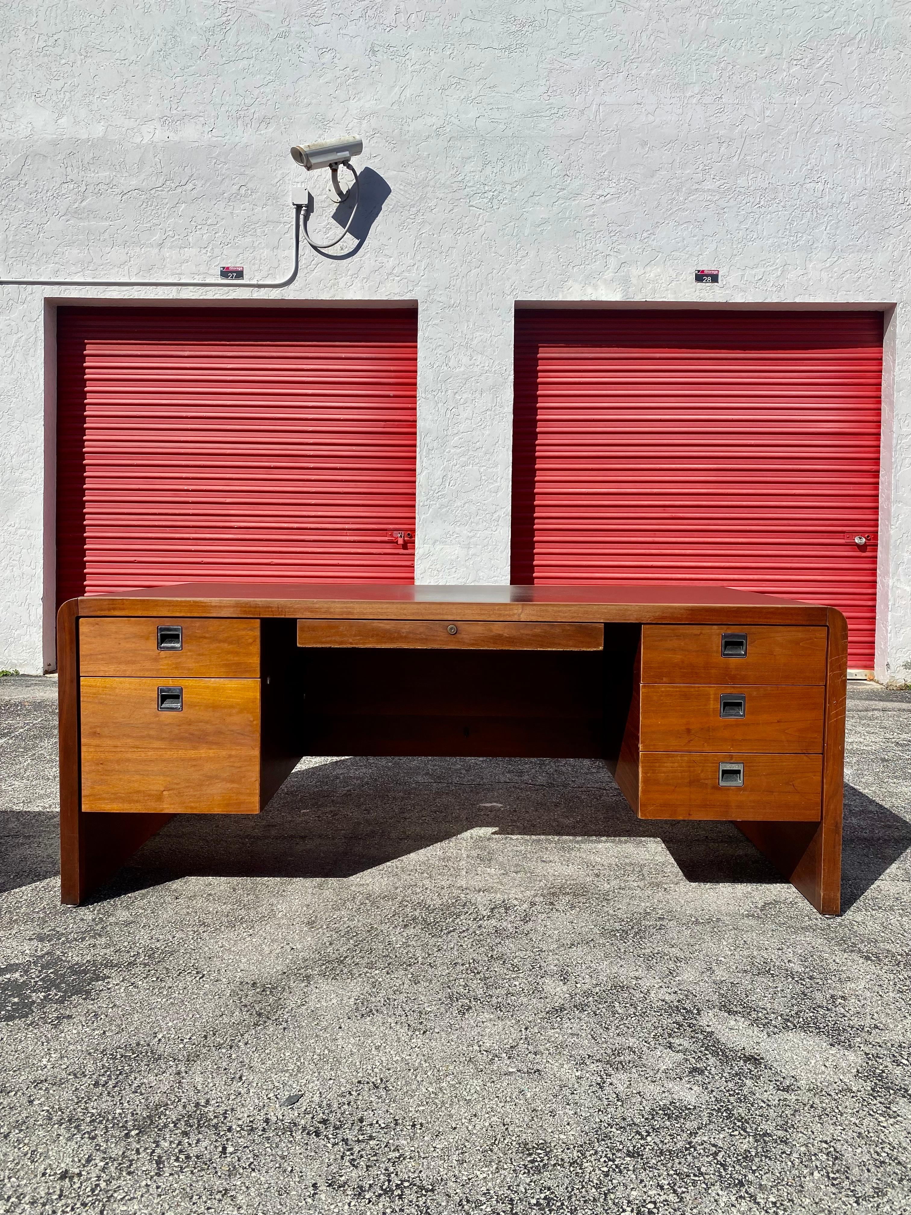 1970s Walnut Executive Campaign Waterfall Desk And Cabinet, Set of 2 In Good Condition For Sale In Fort Lauderdale, FL