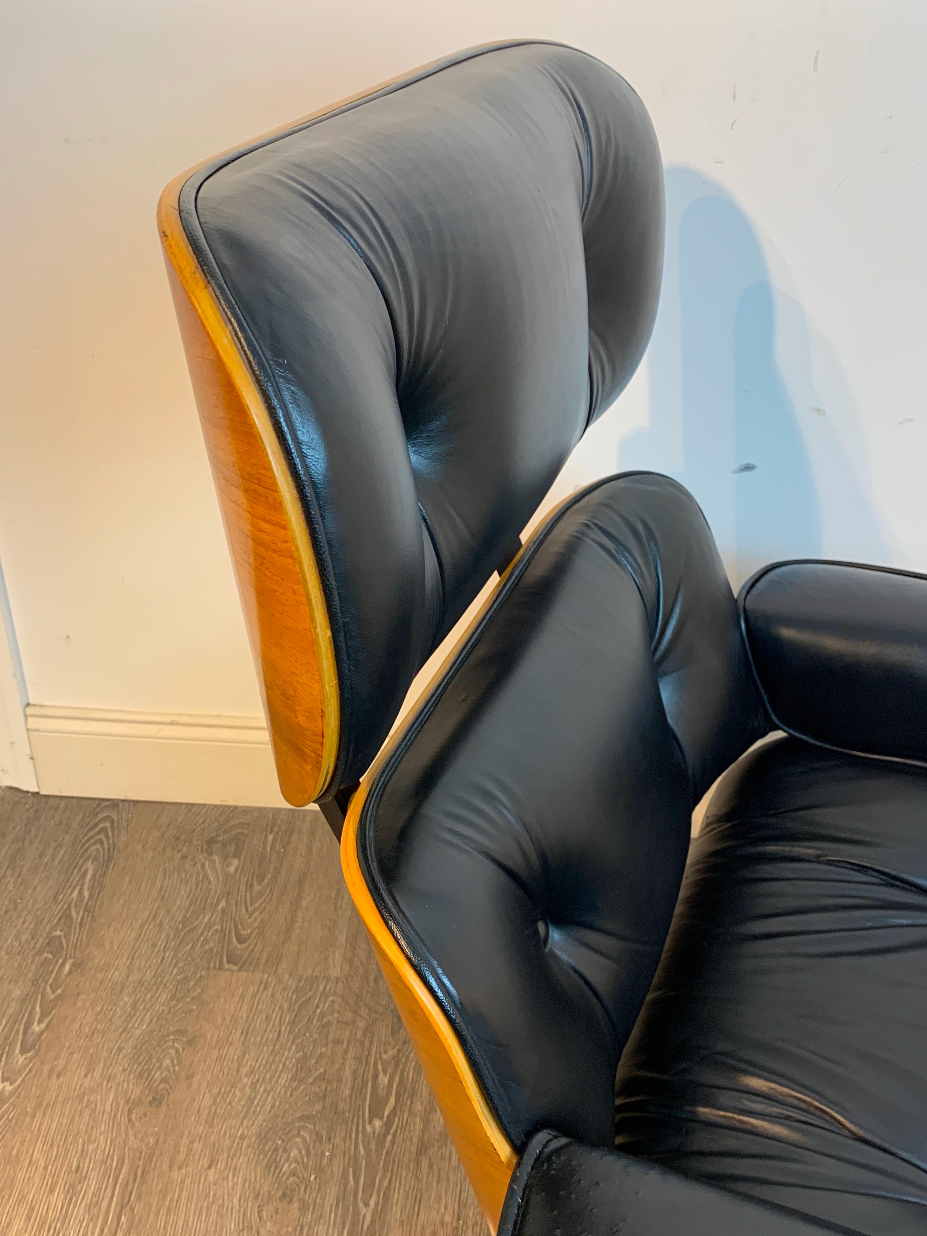 1970s Canadian Made Eames Style Lounge Chair and Ottoman, by Northfield For Sale 7