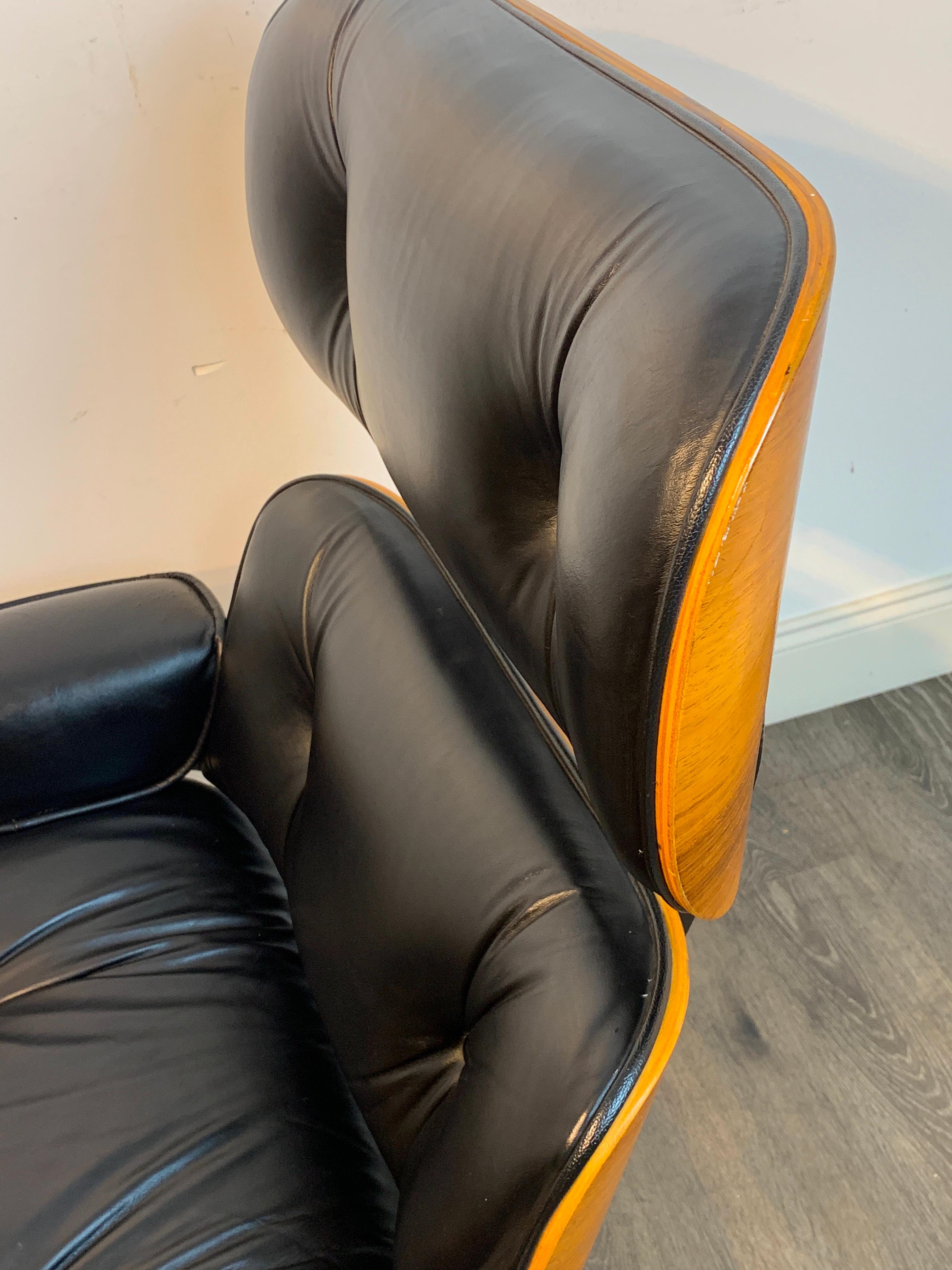 20th Century 1970s Canadian Made Eames Style Lounge Chair and Ottoman, by Northfield For Sale