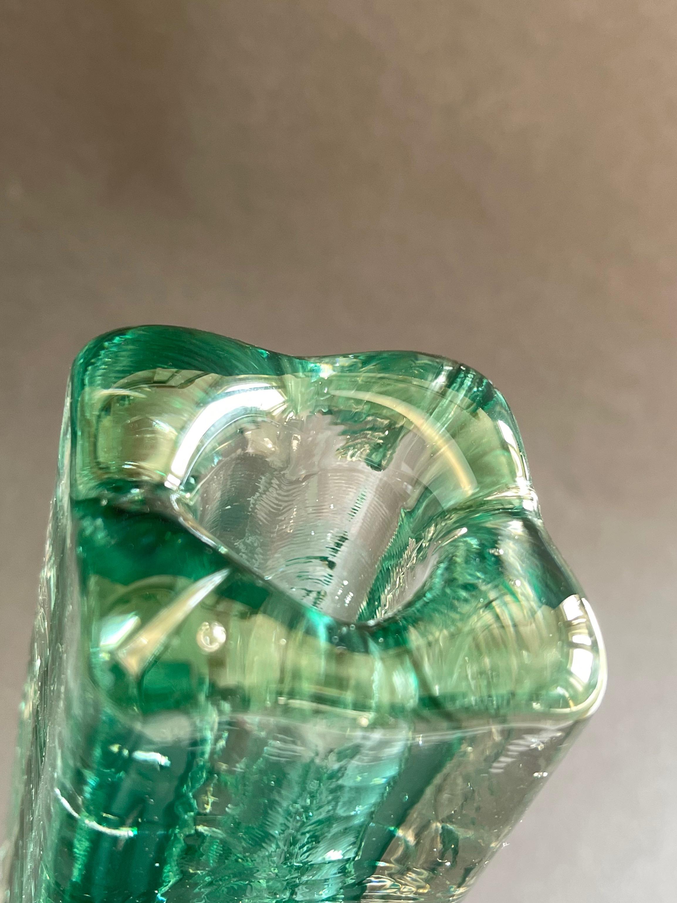 Candelero de cristal verde estilo Sommerso de los años 70 de Josef Schott Zwiesel Hecho a mano en venta