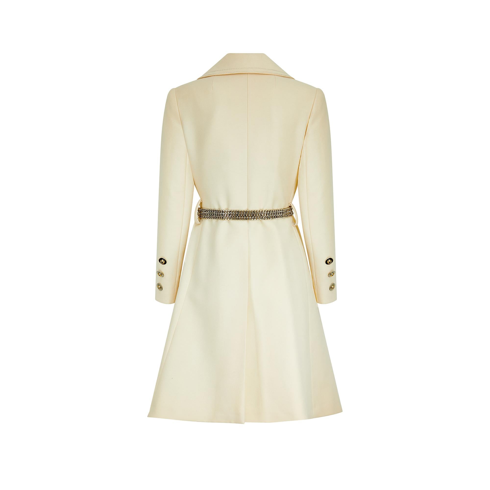 1970er Cardin-esque Couture Mantel aus cremefarbener Wolle, doppelreihig Damen im Angebot