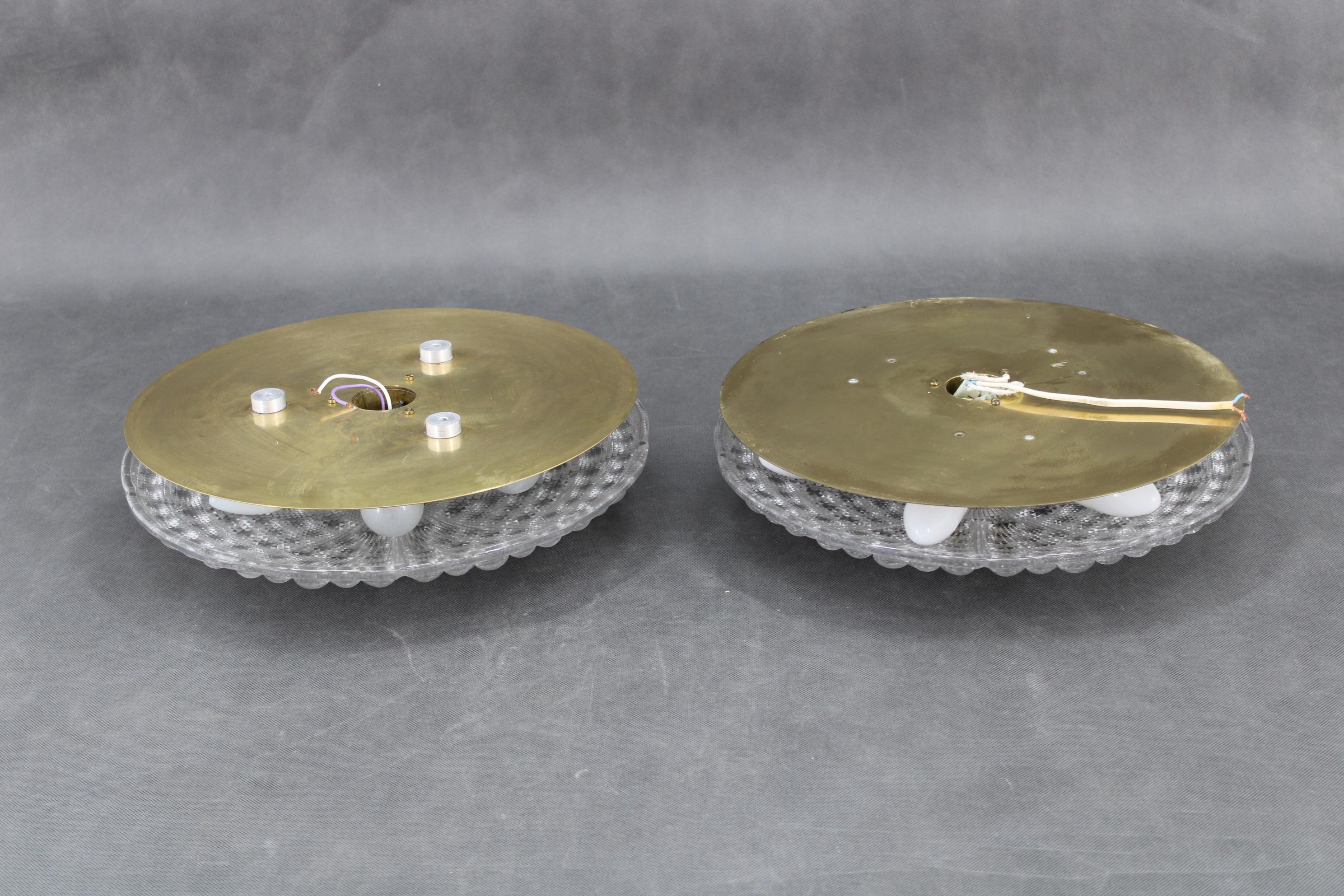 Paire de plafonniers Carl Fagerlund des années 1970 en laiton et verre, Suède en vente 1