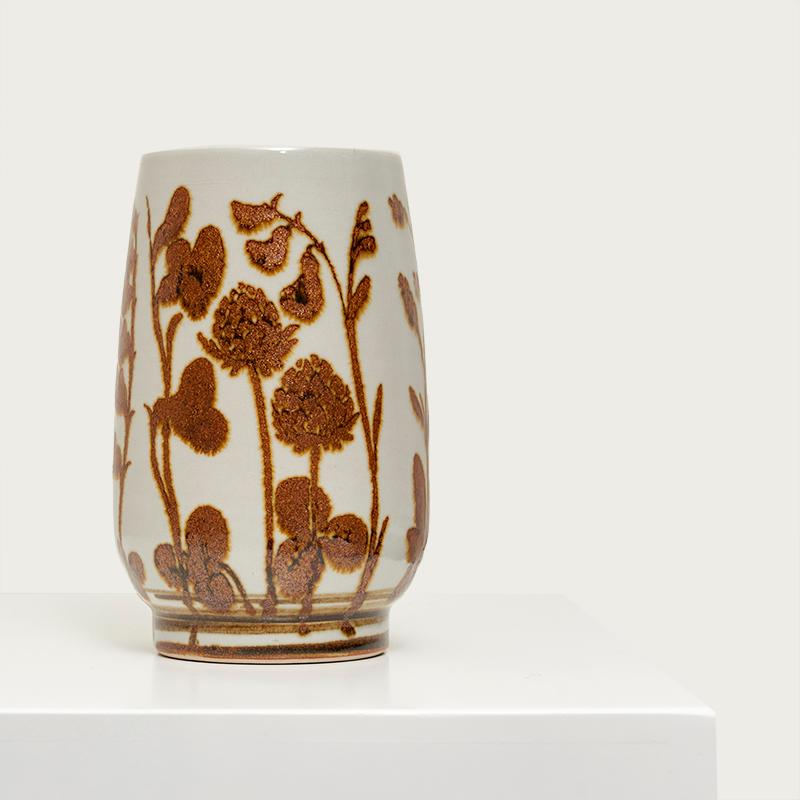 Glazed stoneware vase by Carl Harry Stalhane for Design Husset. Sweden, 1970s.
Very good, vintage product without defects, but which may show slight signs of wear.
  