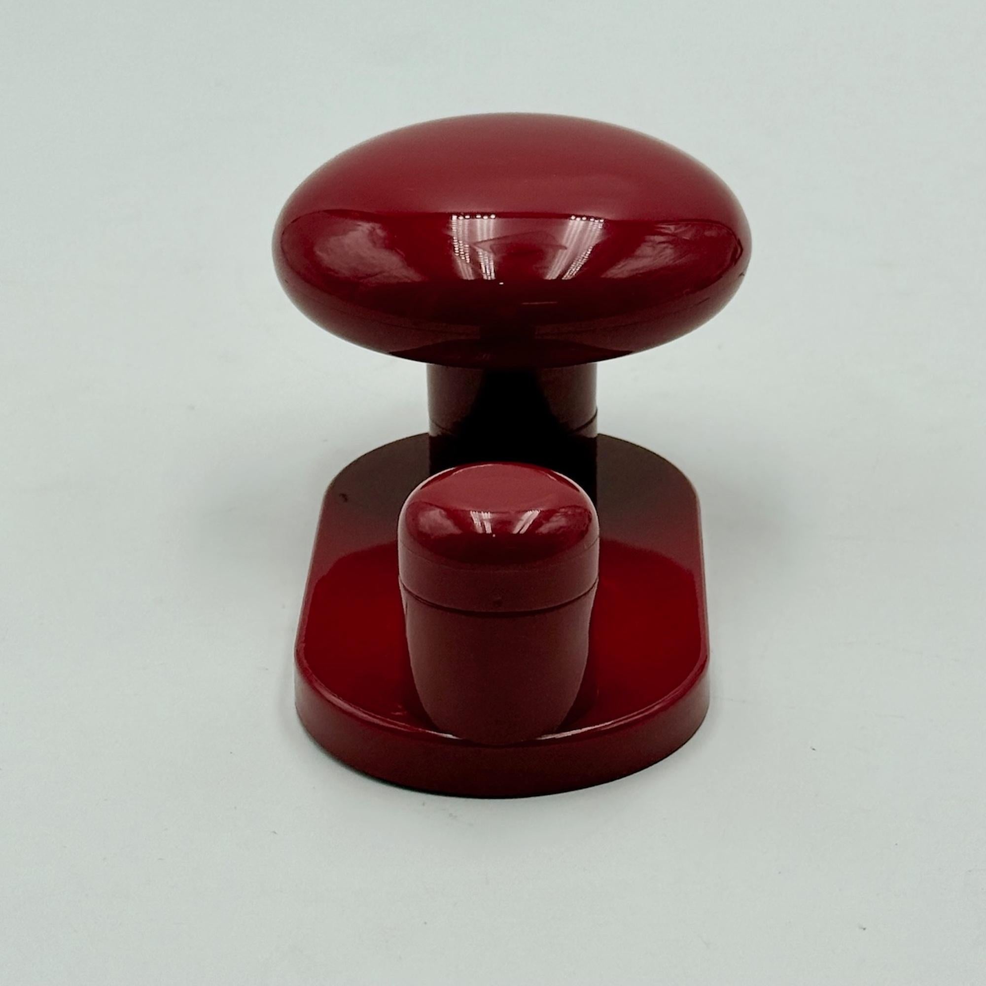 1970s Carlo Bartoli Modernist Wall Hooks in Glossy Burgundy Plastic, Con&Con Ita For Sale 1