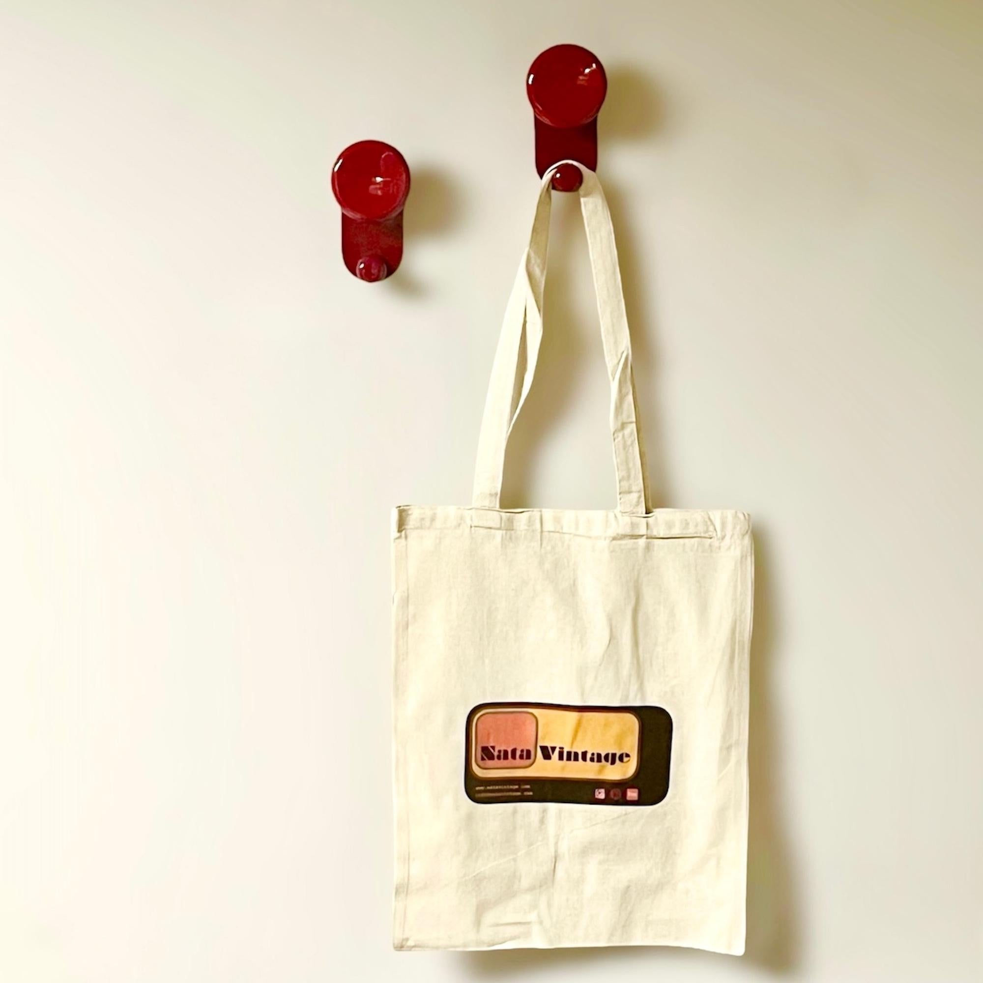 1970s Carlo Bartoli Modernist Wall Hooks in Glossy Burgundy Plastic, Con&Con Ita For Sale 3