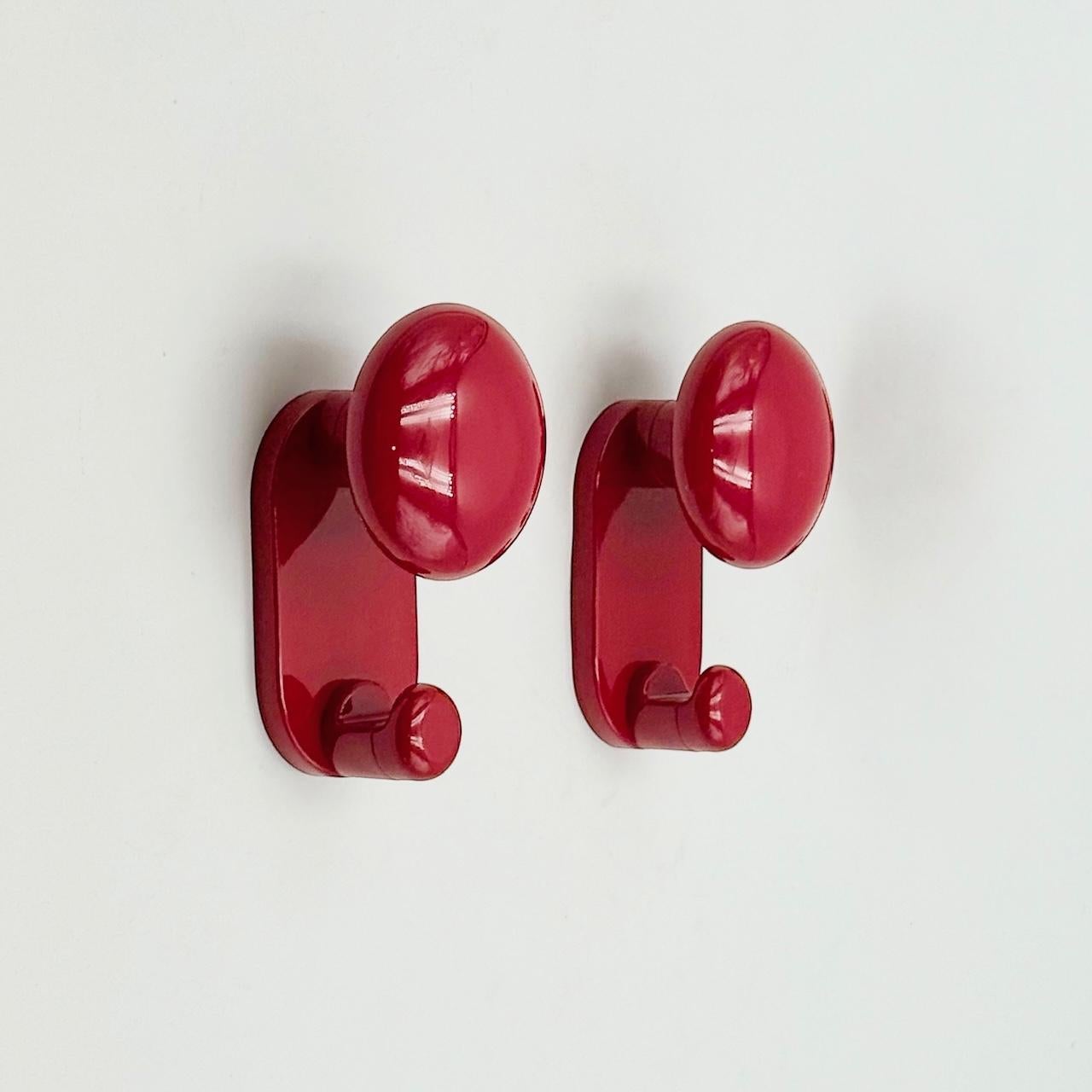 1970s Carlo Bartoli Modernist Wall Hooks in Glossy Red Plastic, Con&Con Ita For Sale 1