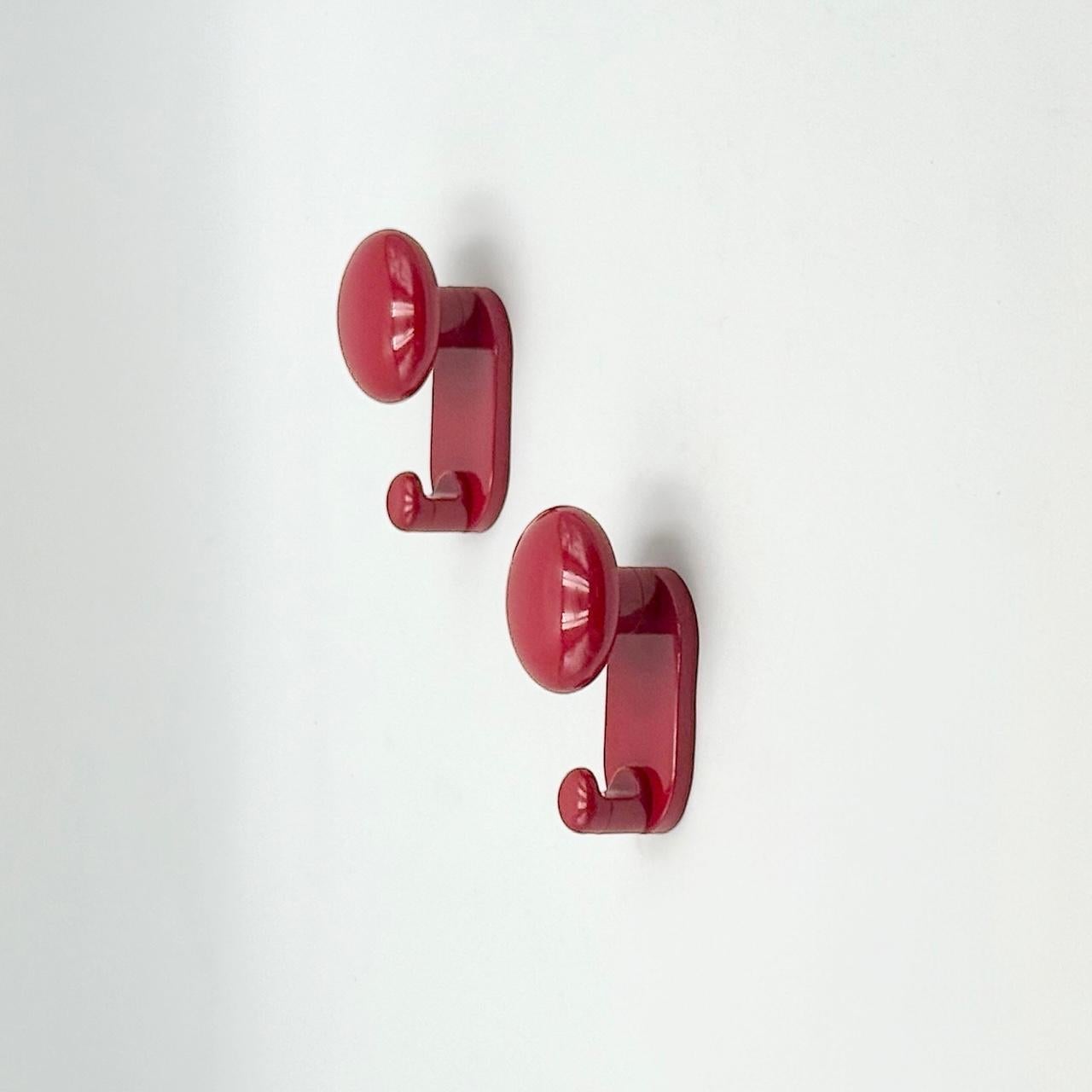 1970s Carlo Bartoli Modernist Wall Hooks in Glossy Red Plastic, Con&Con Ita For Sale 3