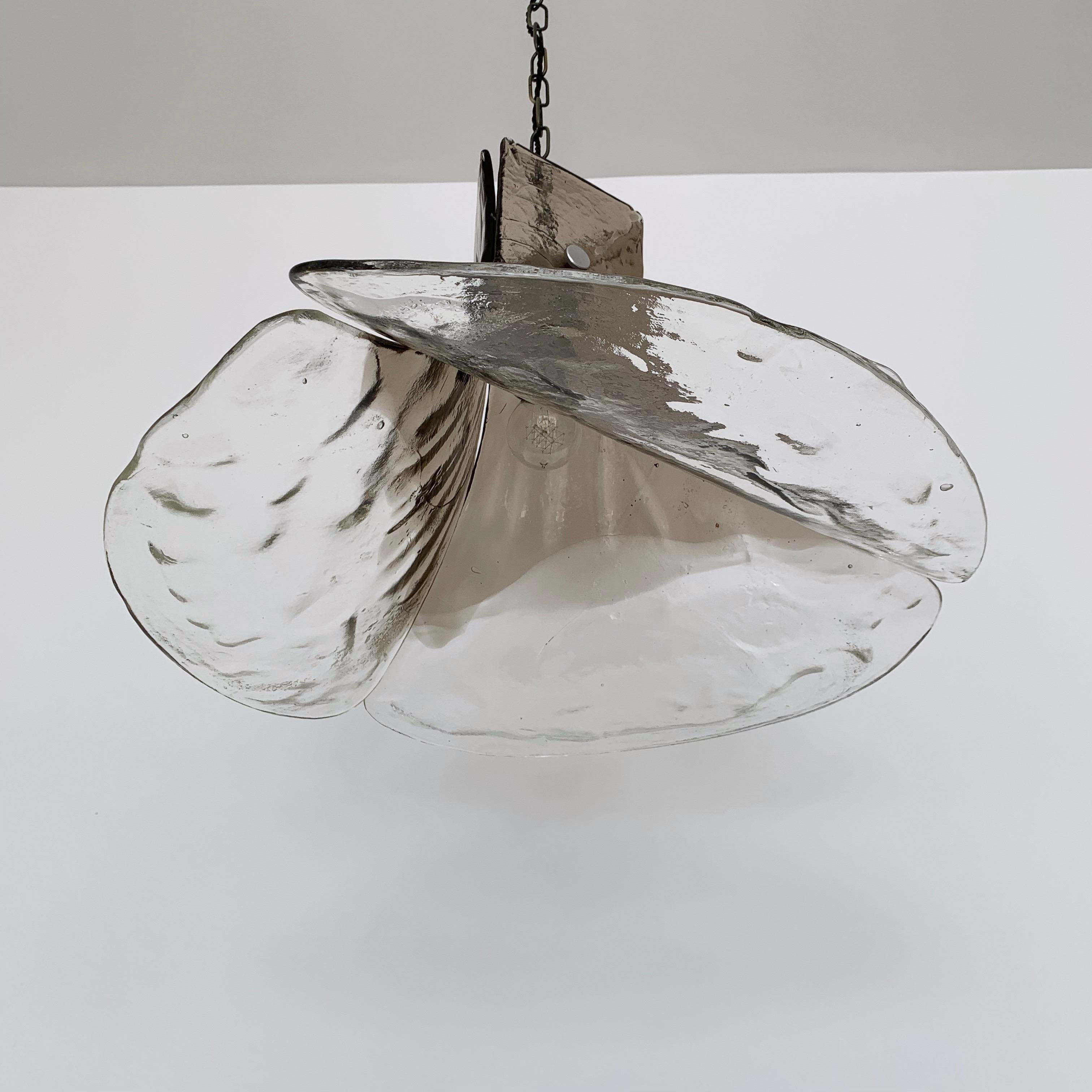 1970s Carlo Mason Italian Murano Mazzega Floral Grey Glass Pendant In Good Condition For Sale In Stockport, GB