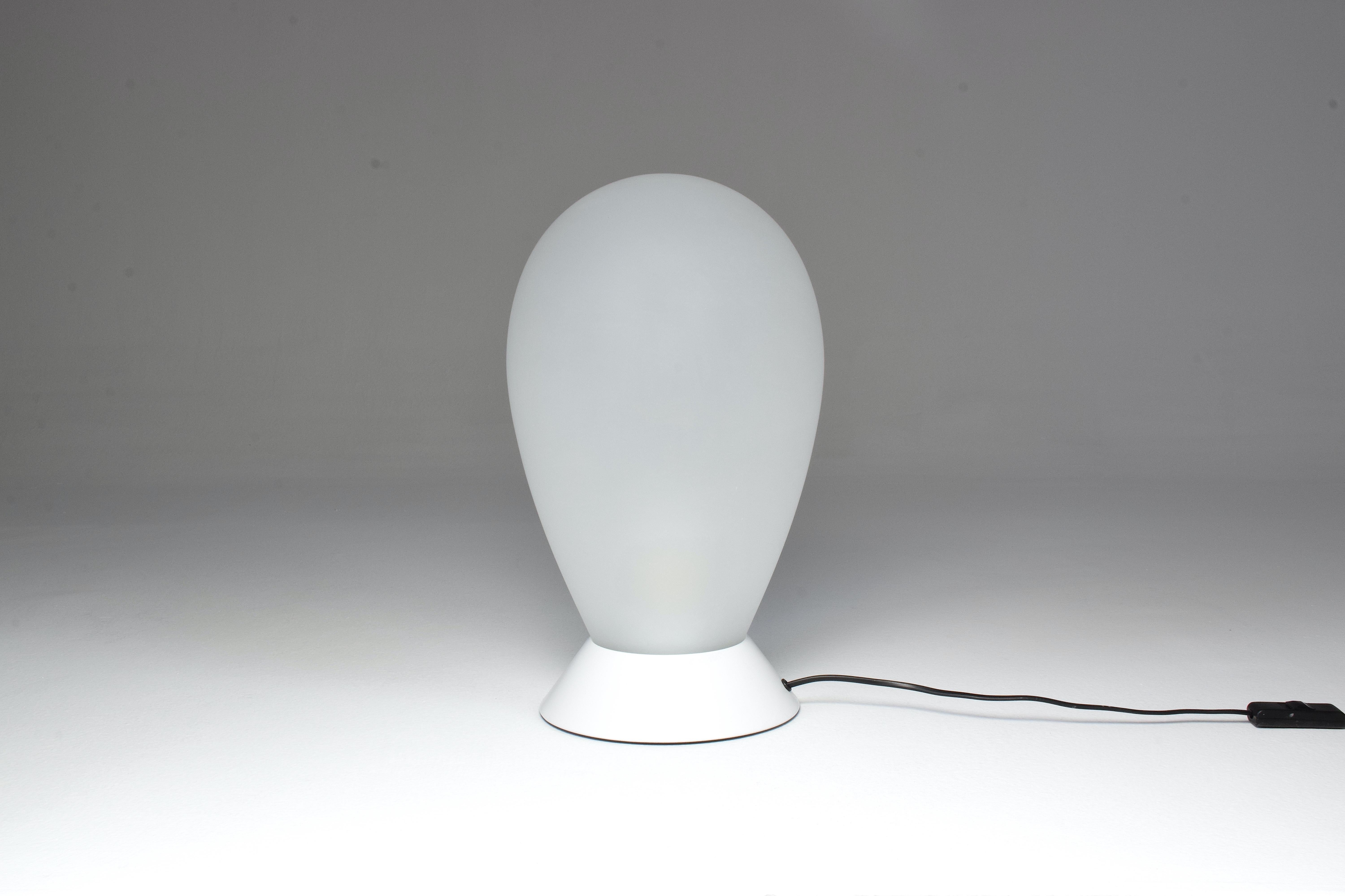 Italian 1970s Carlo Nason Table Lamp In White Murano Glass For Sale