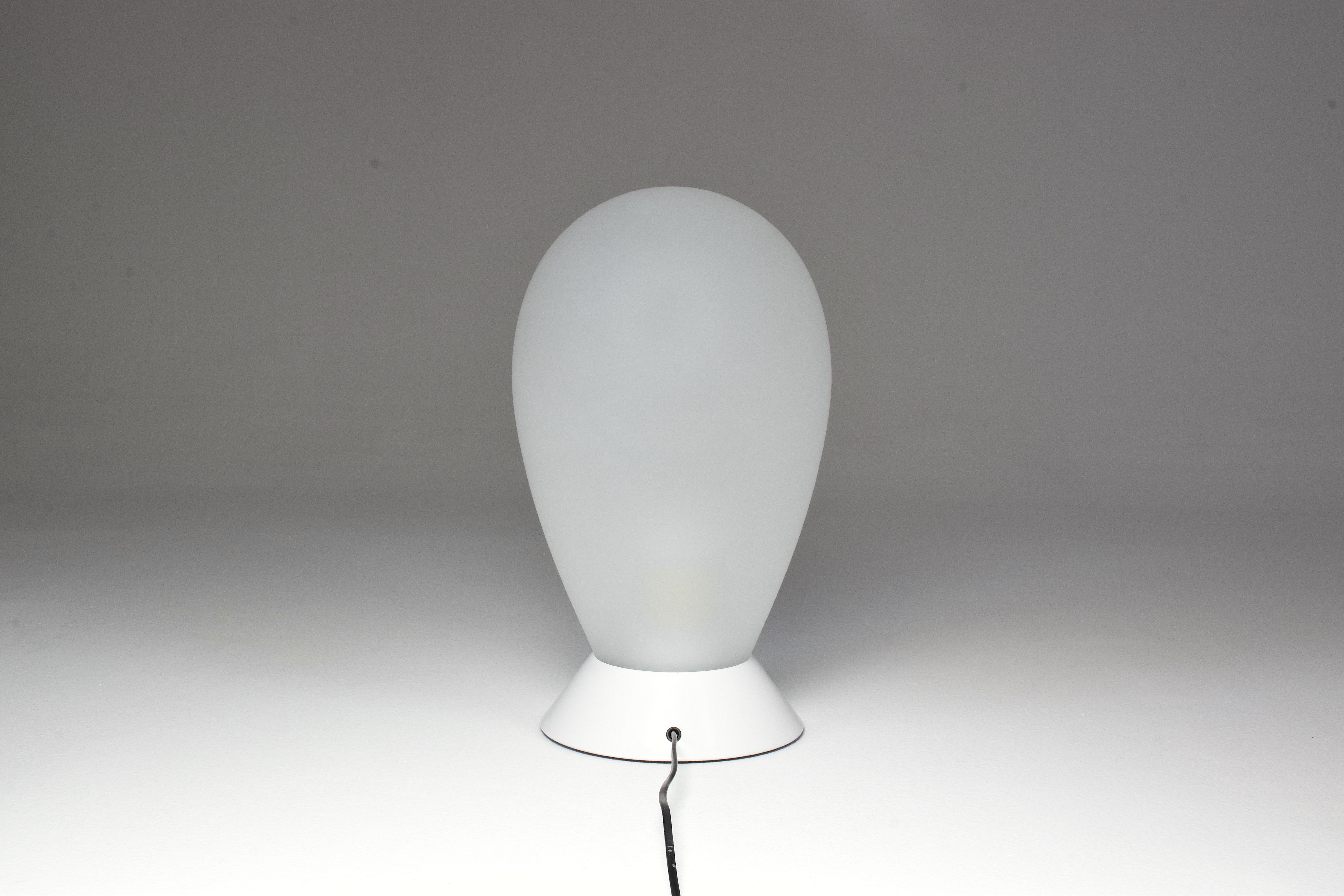 Lampe de bureau Carlo Nason des années 1970 en verre de Murano blanc Bon état - En vente à Paris, FR