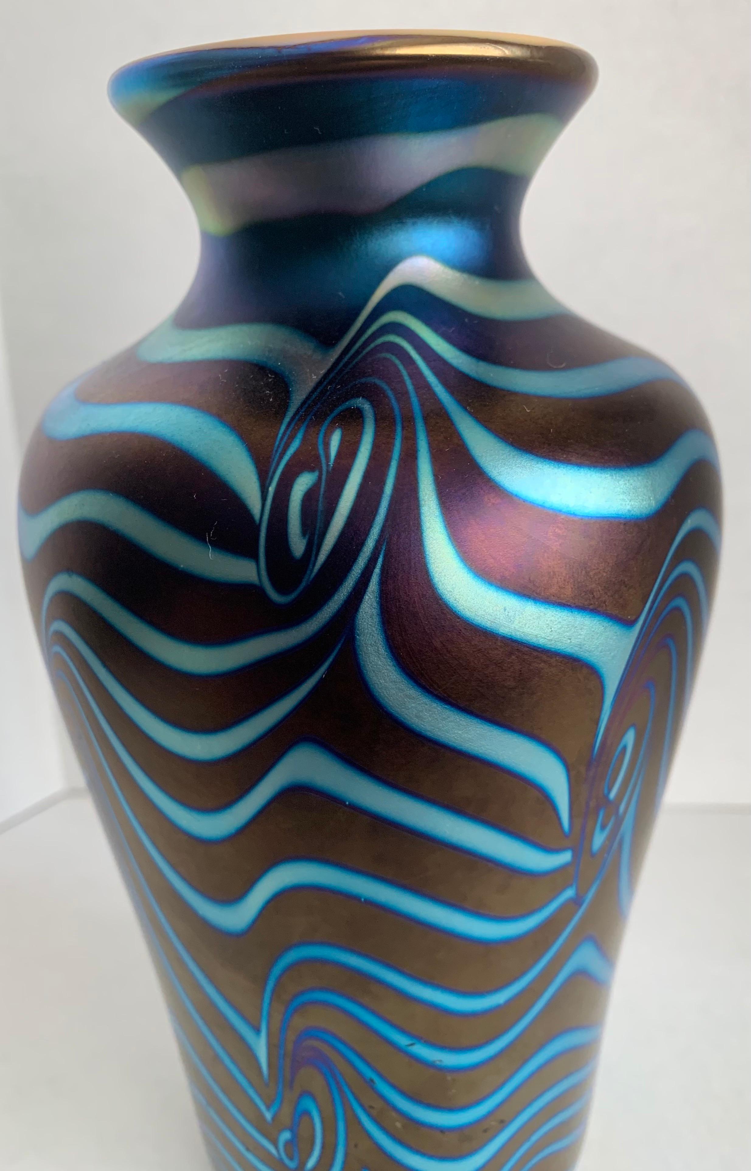 Verre brun Vase en verre d'art lustré Carlson des années 1970