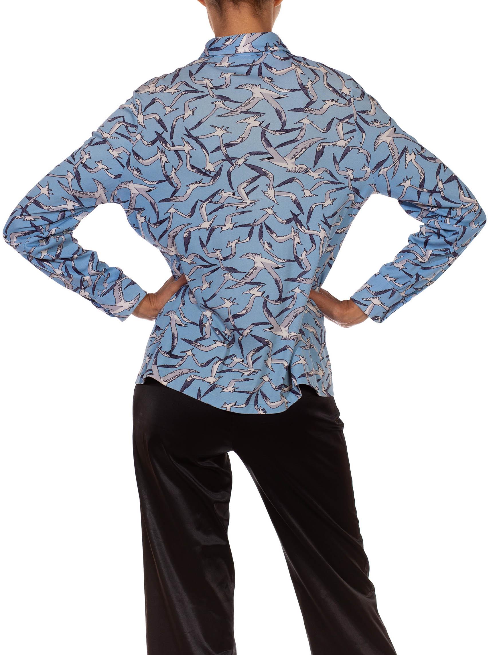 1970S Carolina Blau  Graues bedrucktes Polyester-S Stork-Hemd im Angebot 1