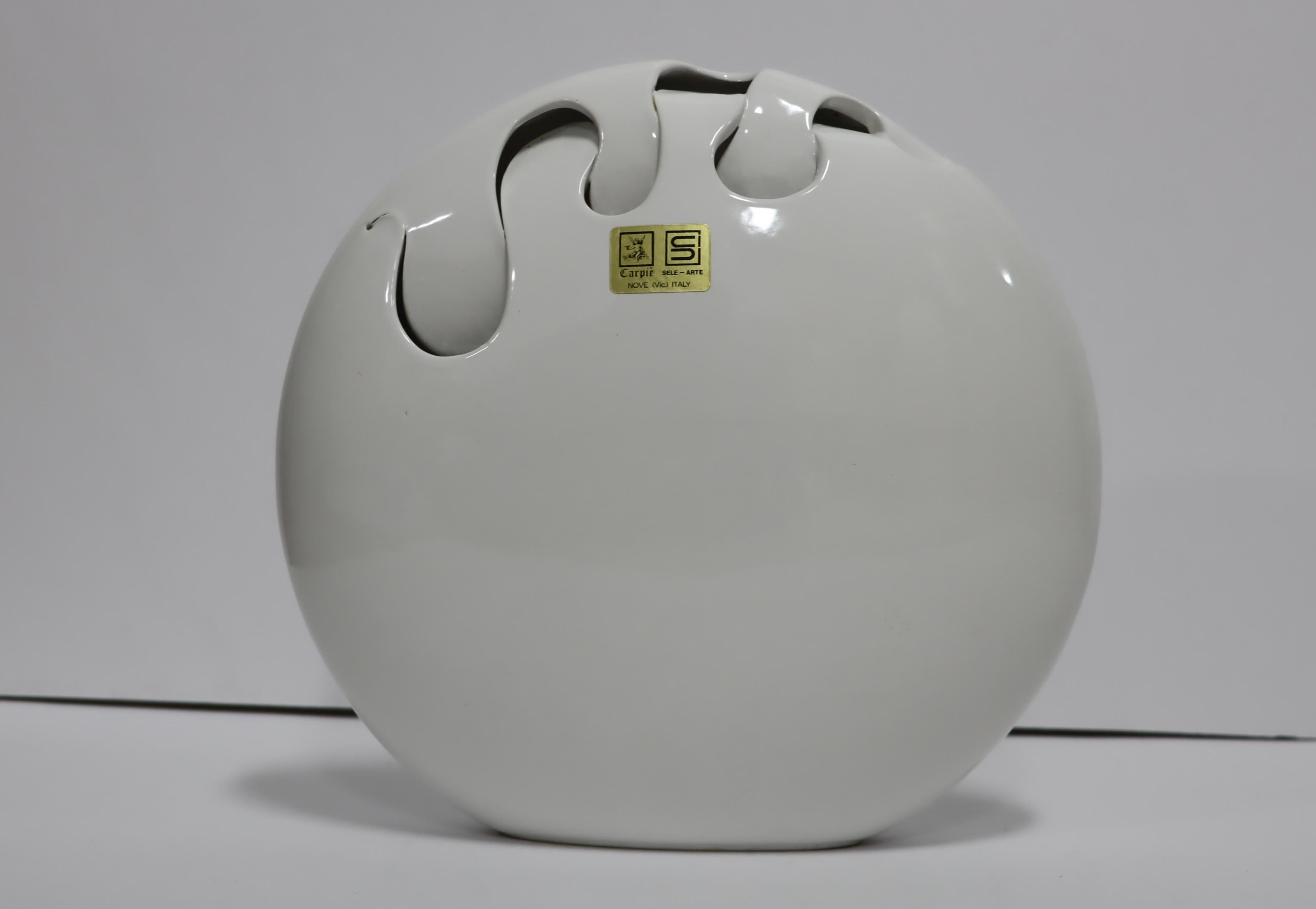 1970's Carpie For Raymor Italian Porcelain Vase For Sale 3