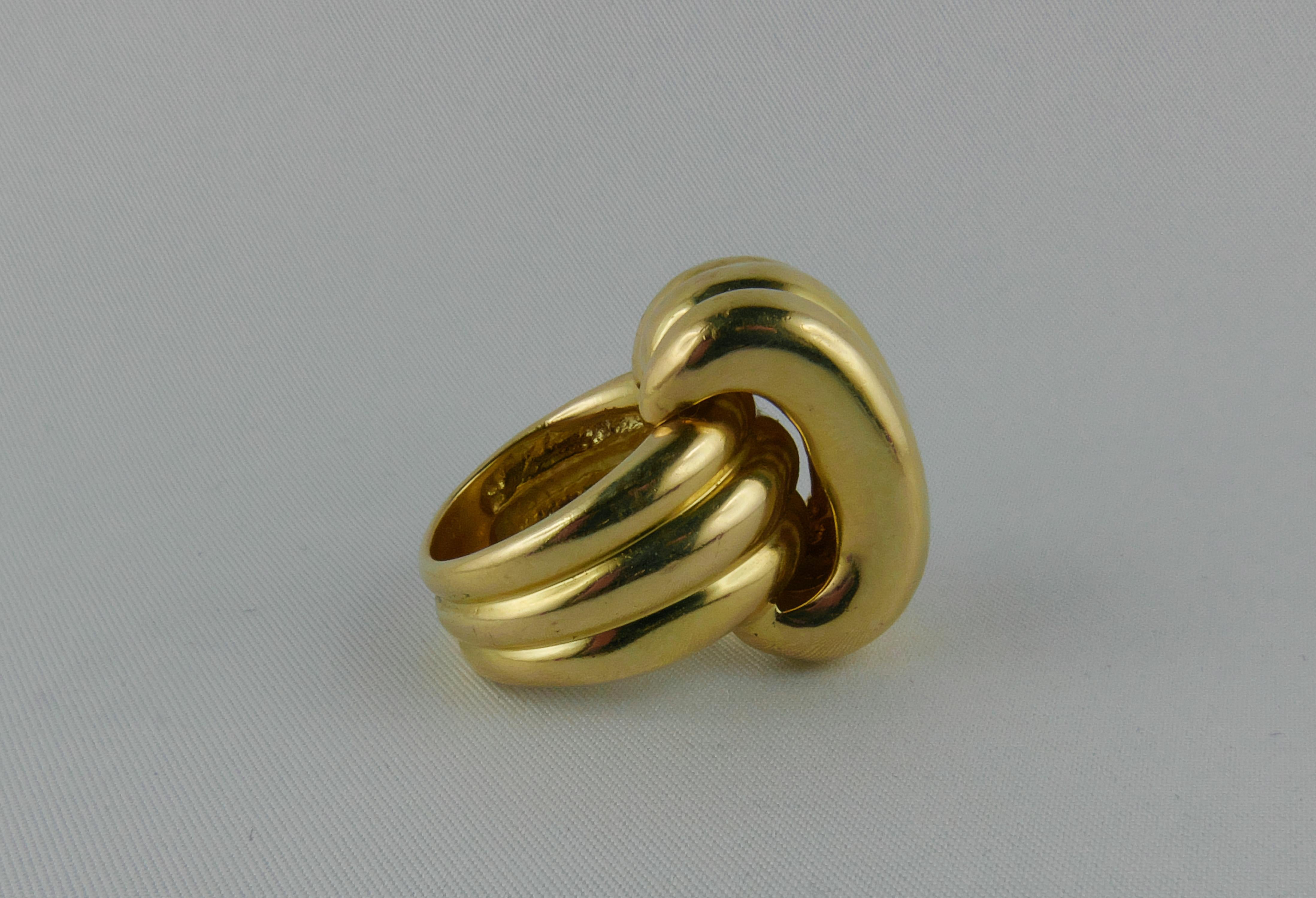 1970s Cartier 18K Yellow Gold Fluted Ring In Good Condition For Sale In Torino, IT