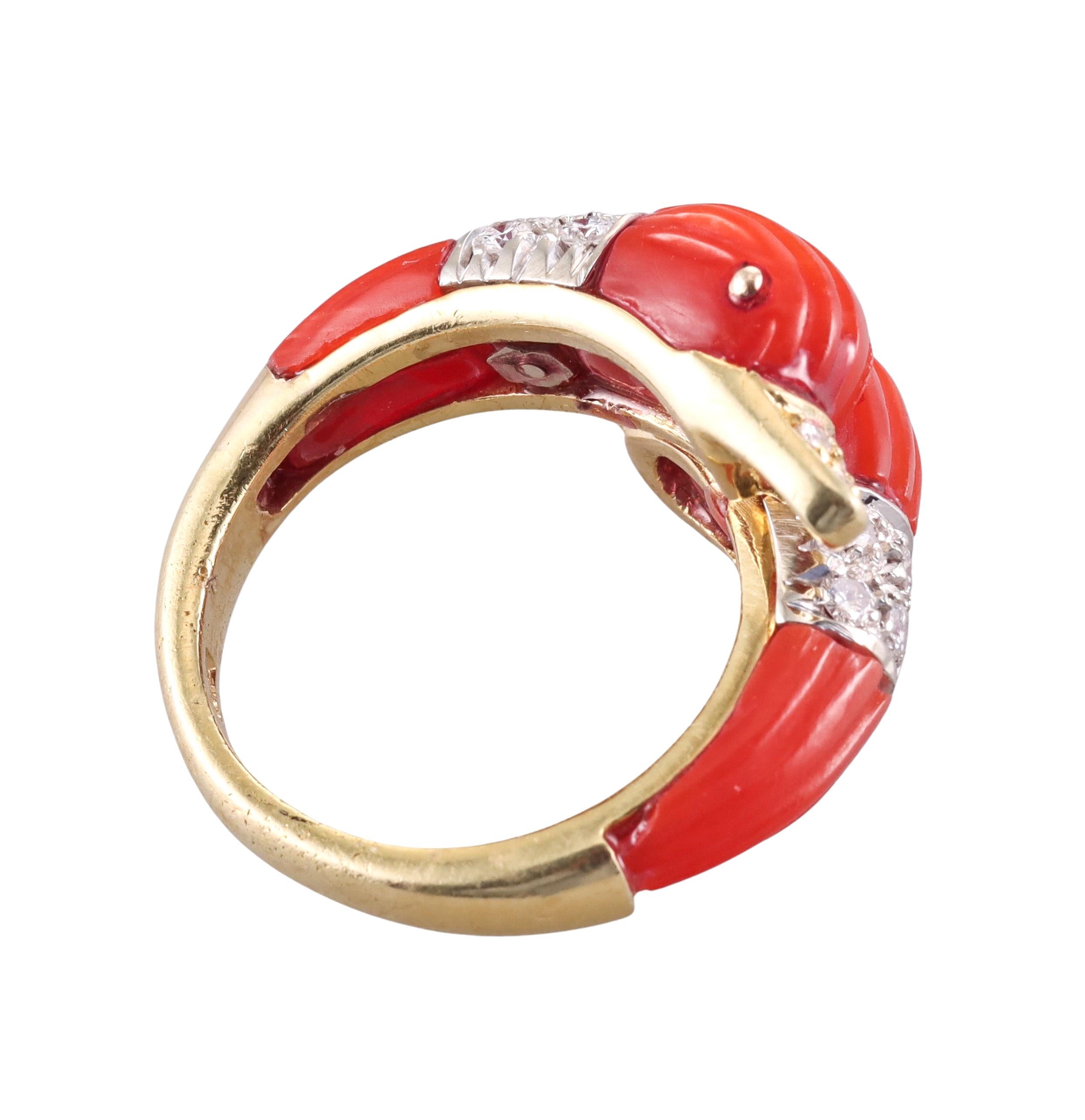 1970s Carved Coral Diamond Gold Bypass Swan Ring In Excellent Condition For Sale In New York, NY