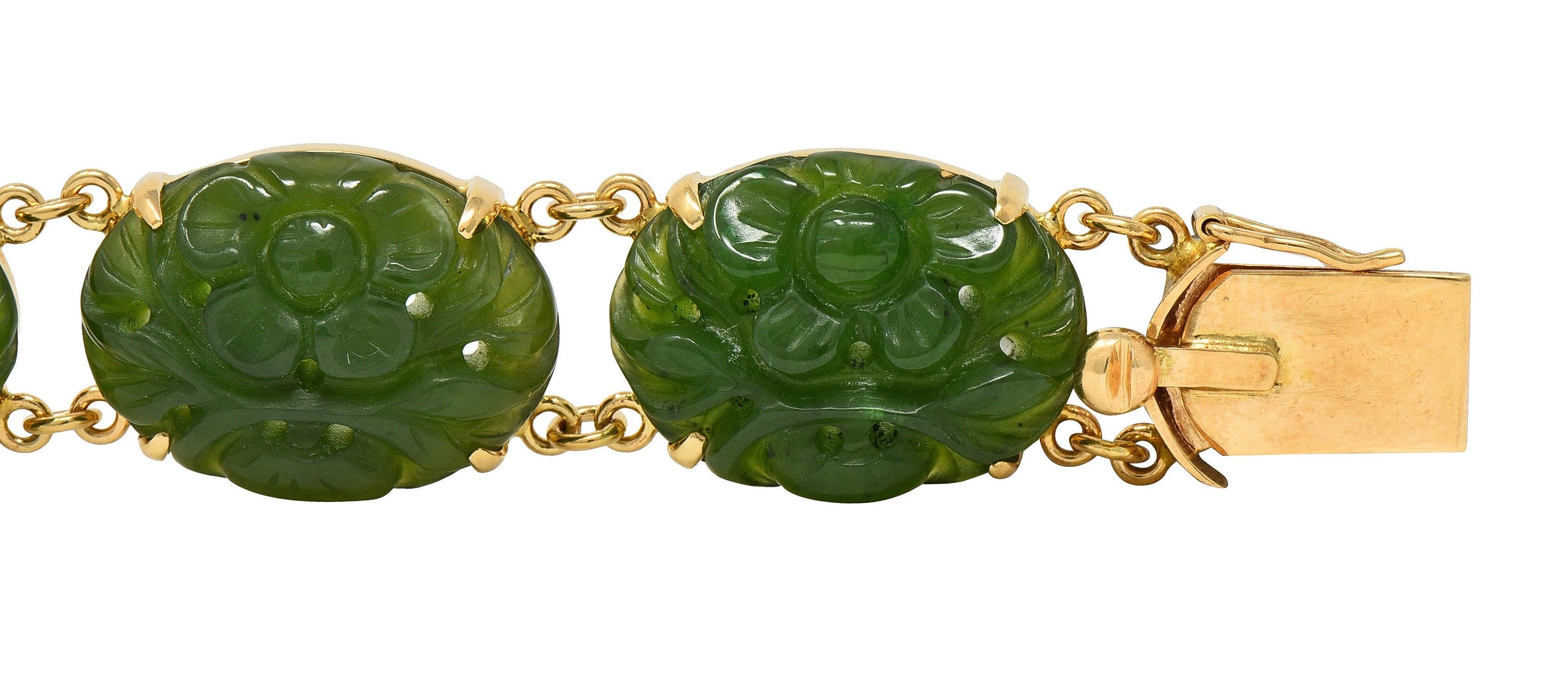 1970's Carved Jade 14 Karat Yellow Gold Floral Shou Vintage Bracelet For Sale 1