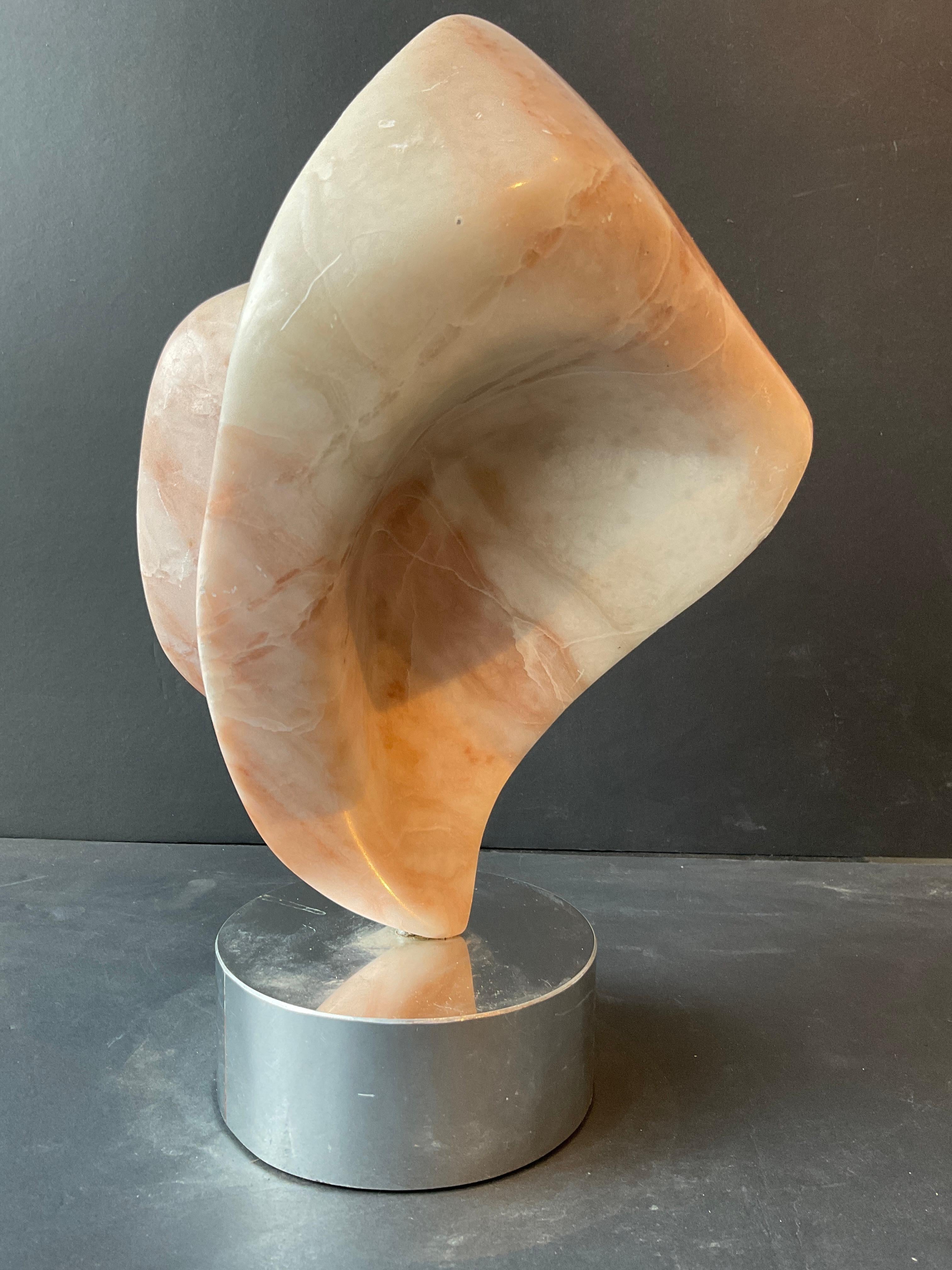 Fine XX secolo Scultura astratta in marmo scolpito degli anni '70 in vendita