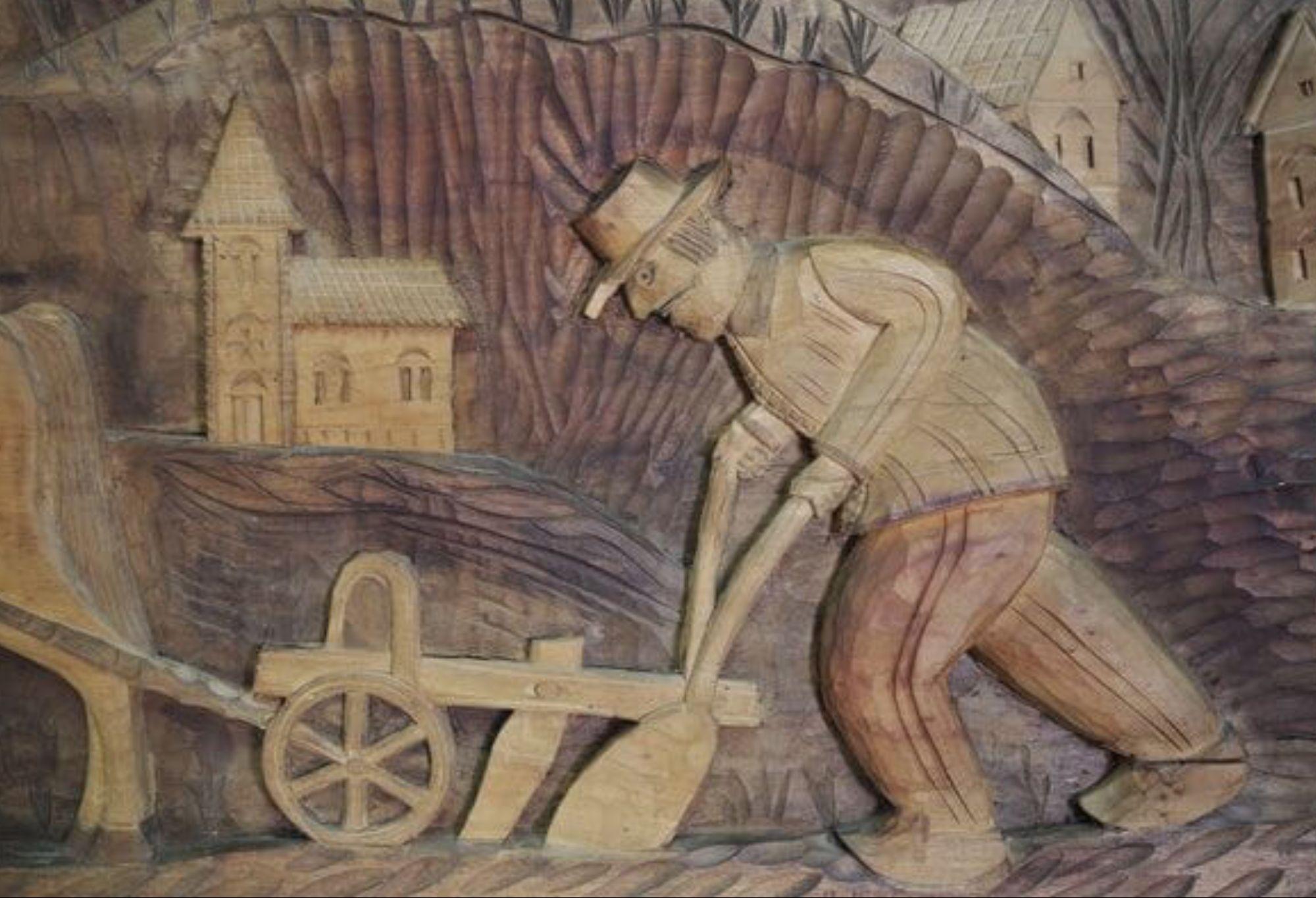 panneau décoratif en noyer sculpté des années 1970 - Une pièce d'artisanat intemporelle en vente 1