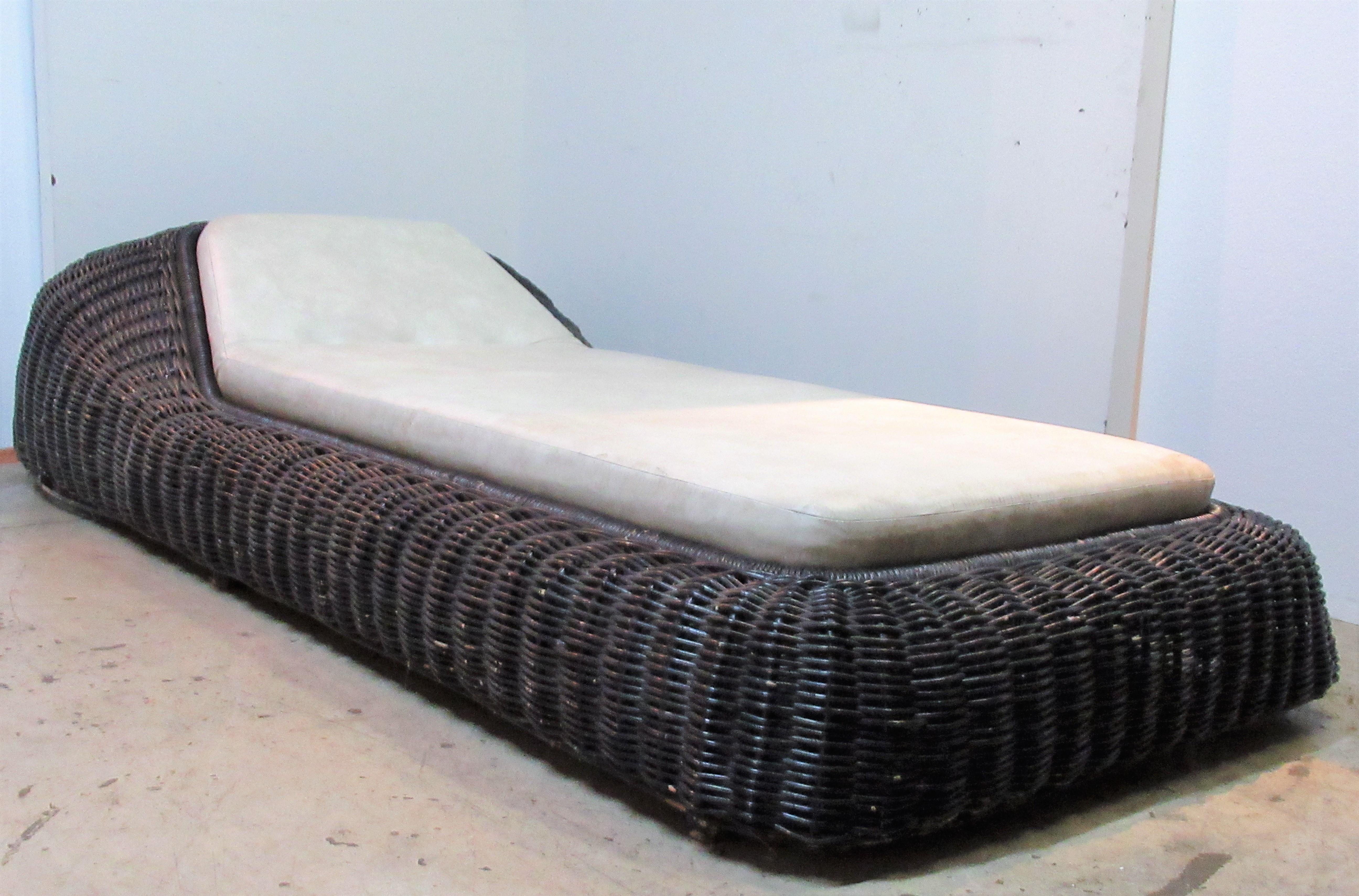    Vivai Del Sud Wicker Chaise Lounge, Italy 1970's For Sale 6