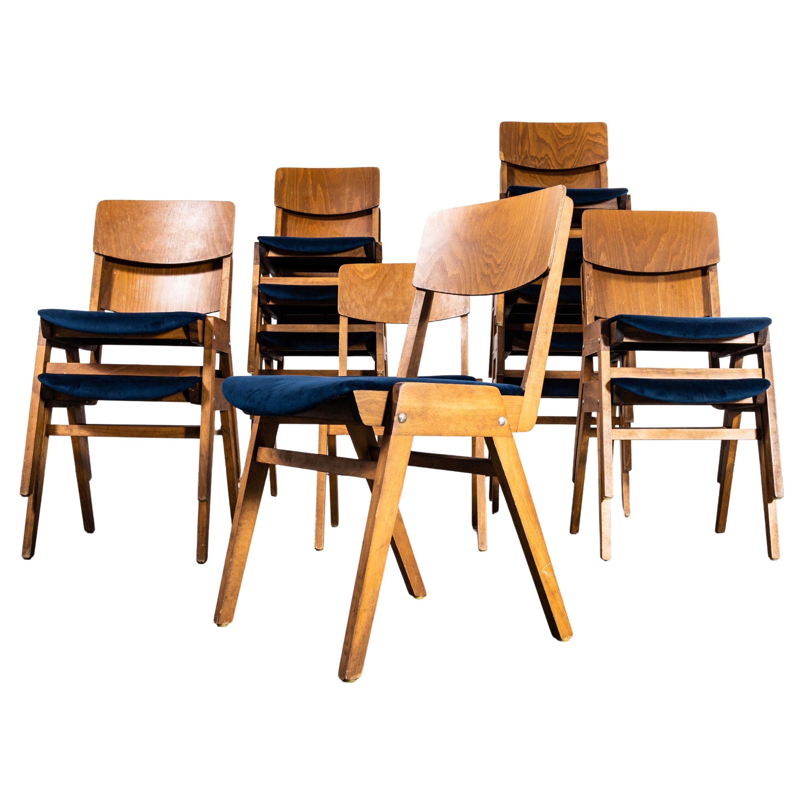 Chaise de salle à manger empilable Casala des années 1970 - Quantité disponible