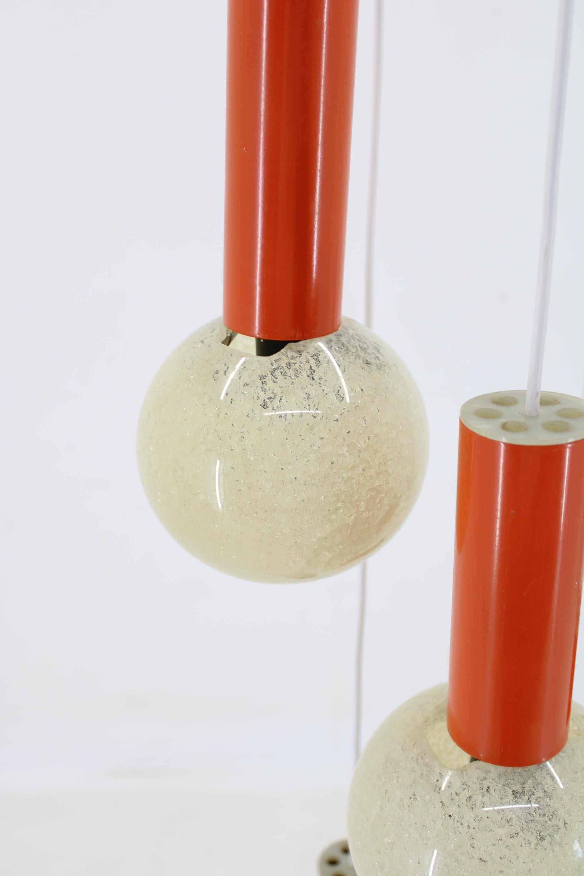 Lampadario a cascata anni '70 con paralumi in plastica, Cecoslovacchia- in vendita 2