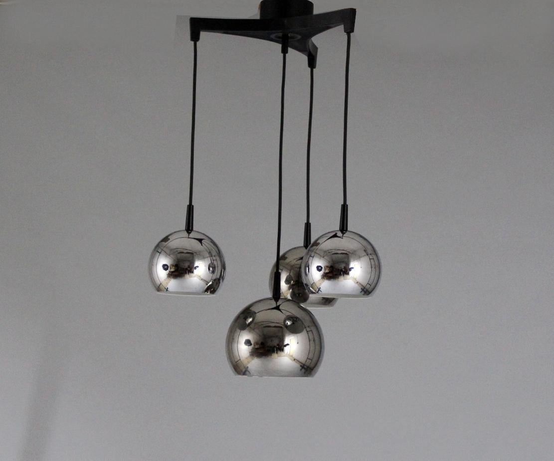 Mid-Century Modern 1970s Cascade Light with Metal Balls For Sale