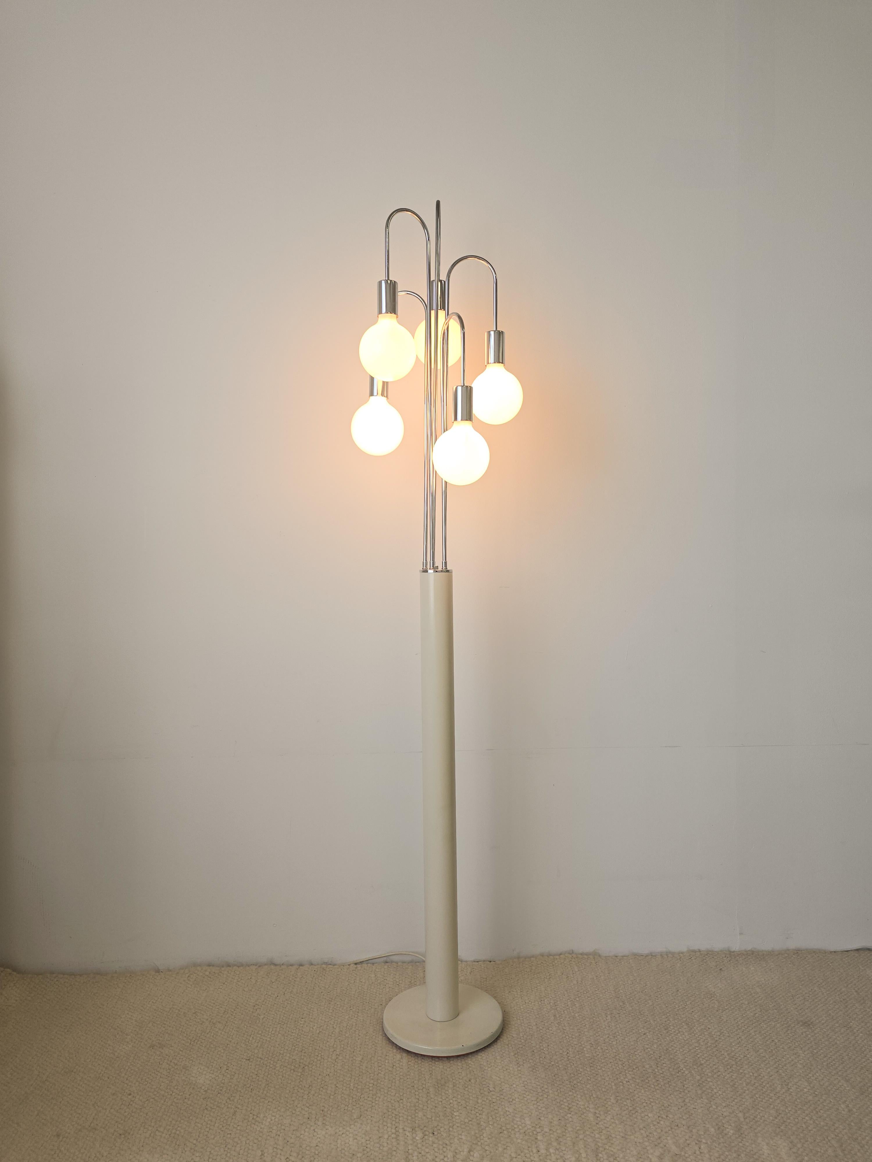 1970s Cascading Chrome Waterfall Floor Lamp In Good Condition In Toronto, ON