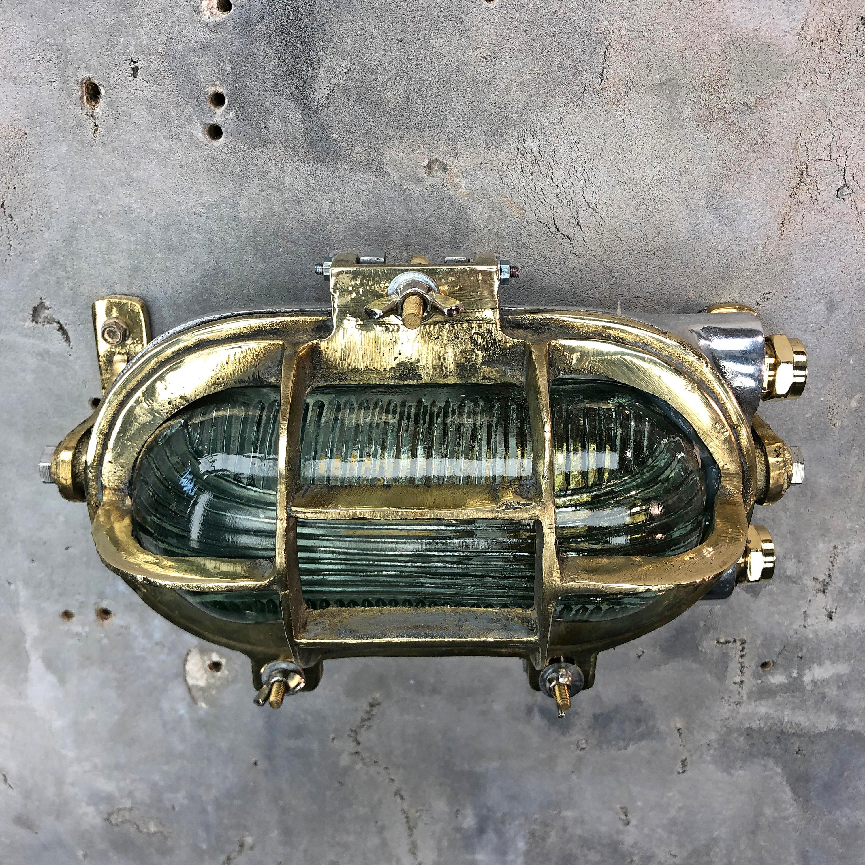 1970s Cast Brass and Aluminium Wall Light with Prismatic Glass and Tilt Function 3