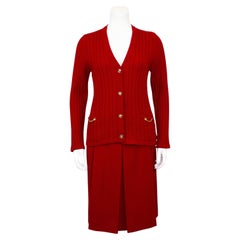 1970 Ensemble Celine - Cardigan en laine rouge cramoisi et jupe en gabardine