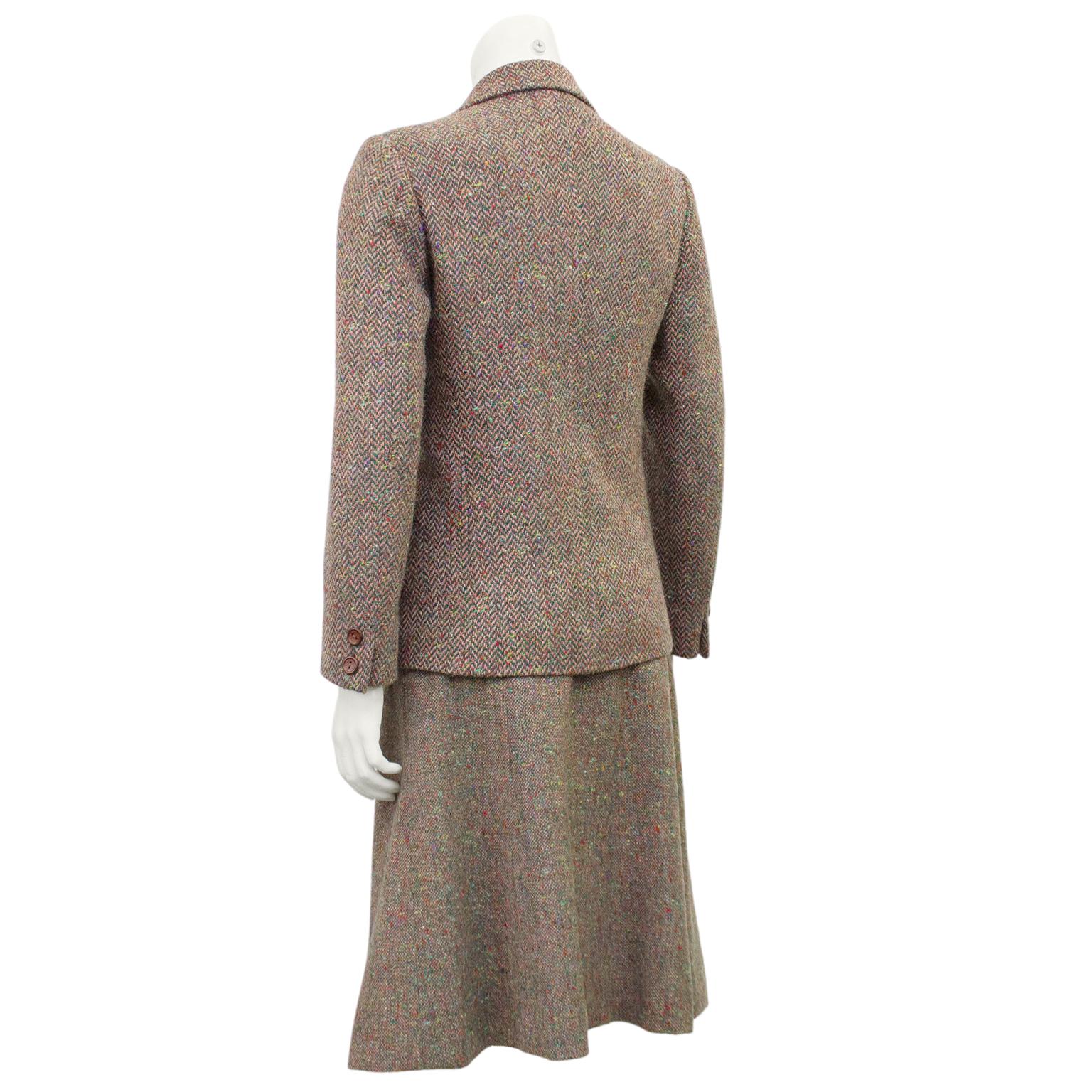 Gris Tailleur jupe en laine à chevrons Céline des années 1970  en vente