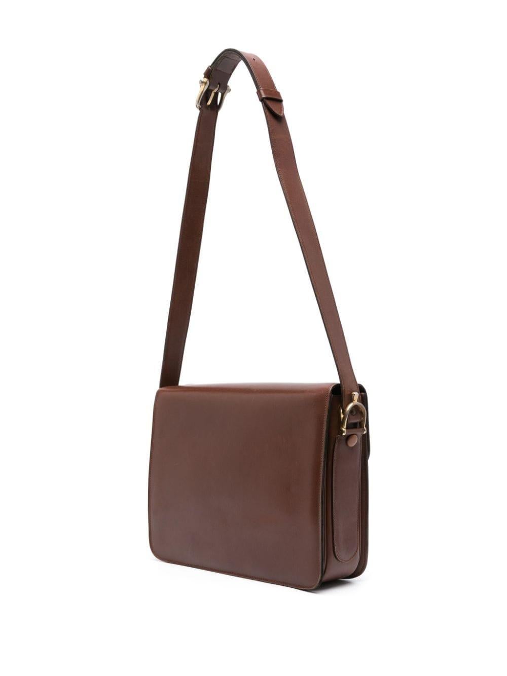 1970s Celine Nut Box Leather Shoulder Bag In Good Condition In Paris, FR