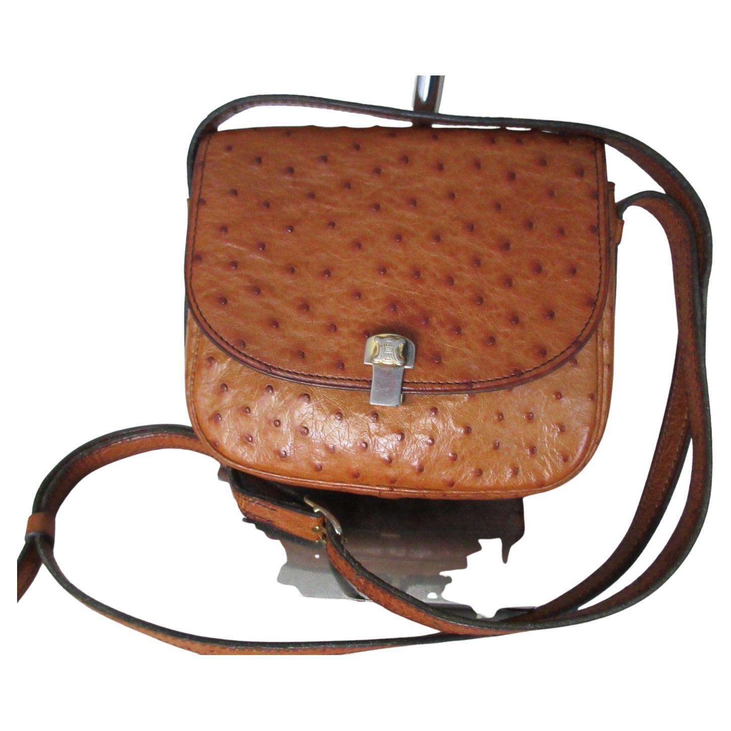Marrone Borsa Triomphe in pelle di struzzo Celine anni '70, cognac, piccola in vendita