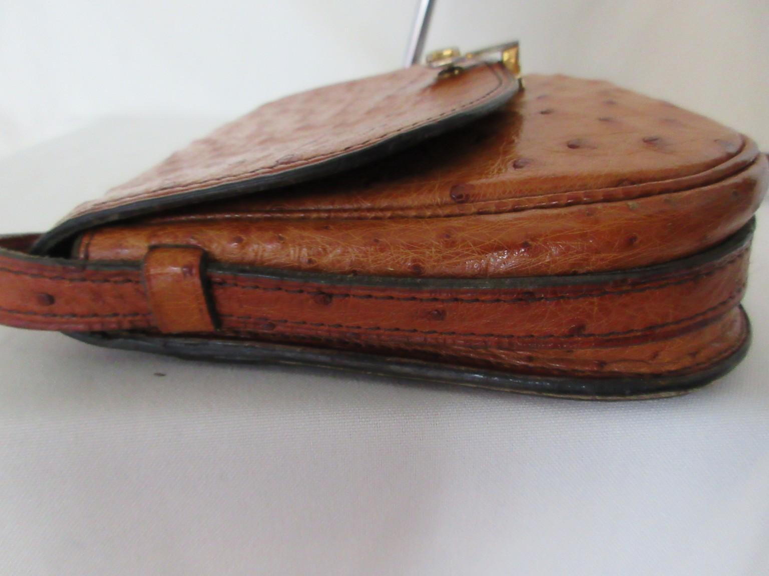 Borsa Triomphe in pelle di struzzo Celine anni '70, cognac, piccola in vendita 4