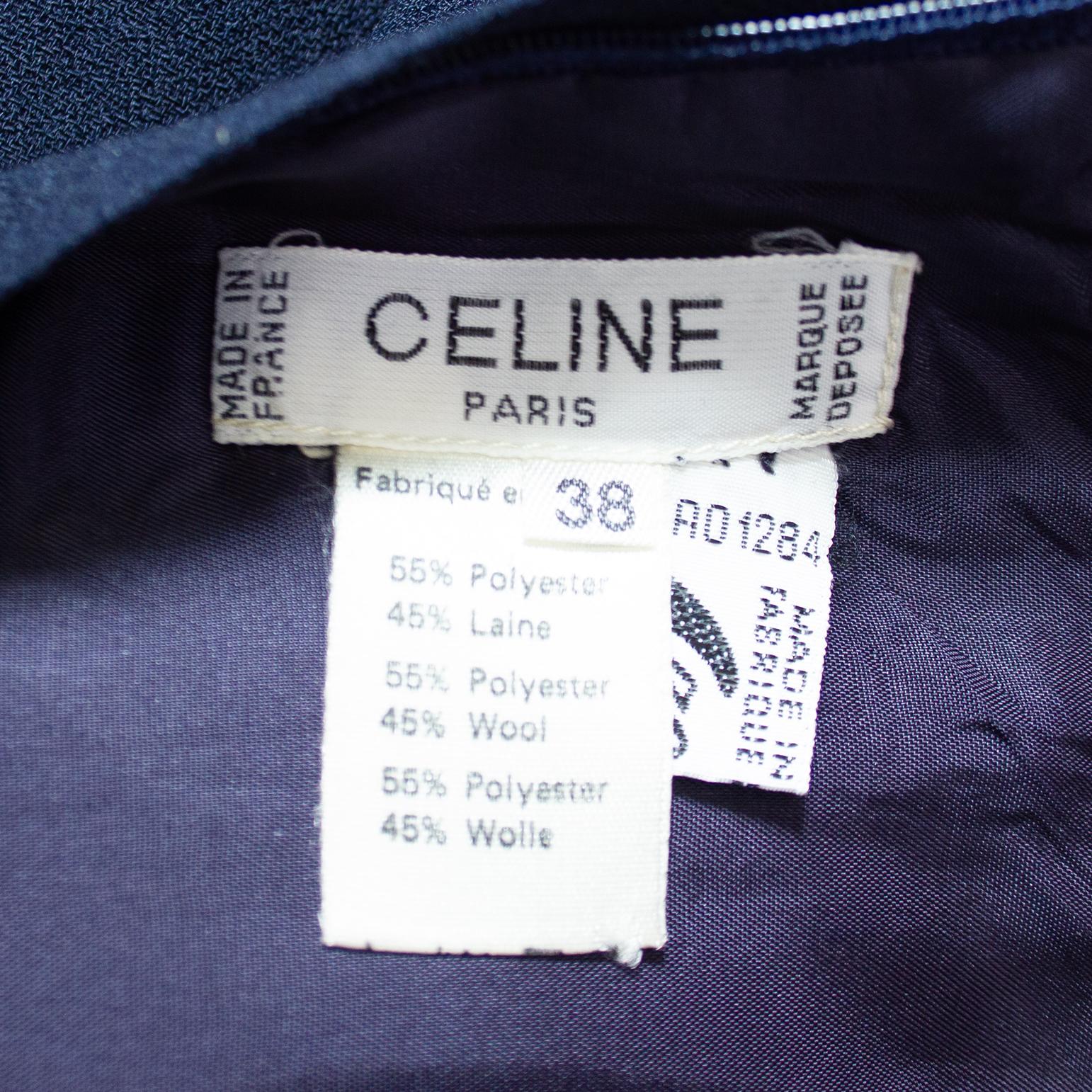 Jupe en gabardine de laine bleu marine plissée avec ceinture dorée Celine des années 1970  en vente 2